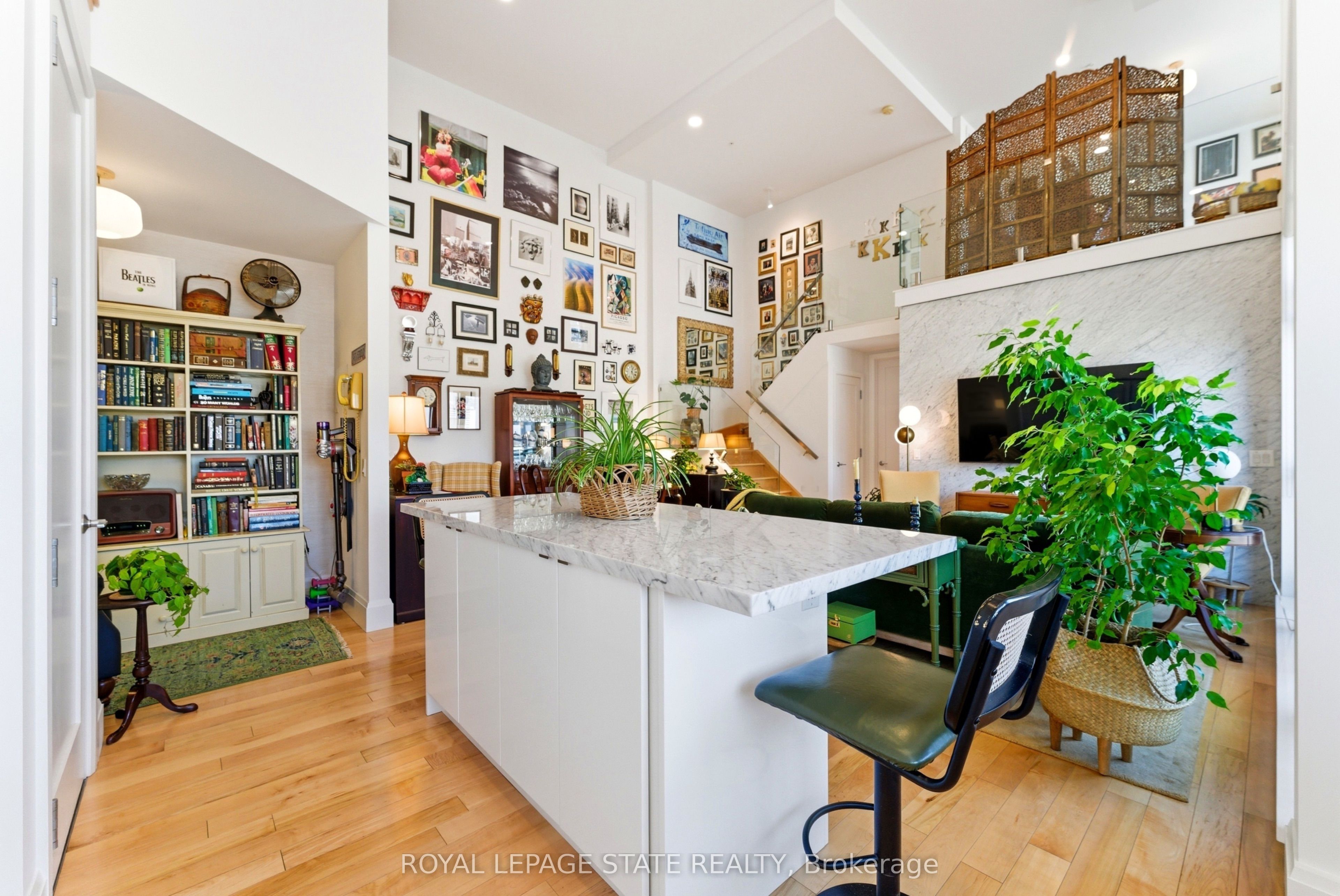 112 King Street E Ph4 Property Photo 17