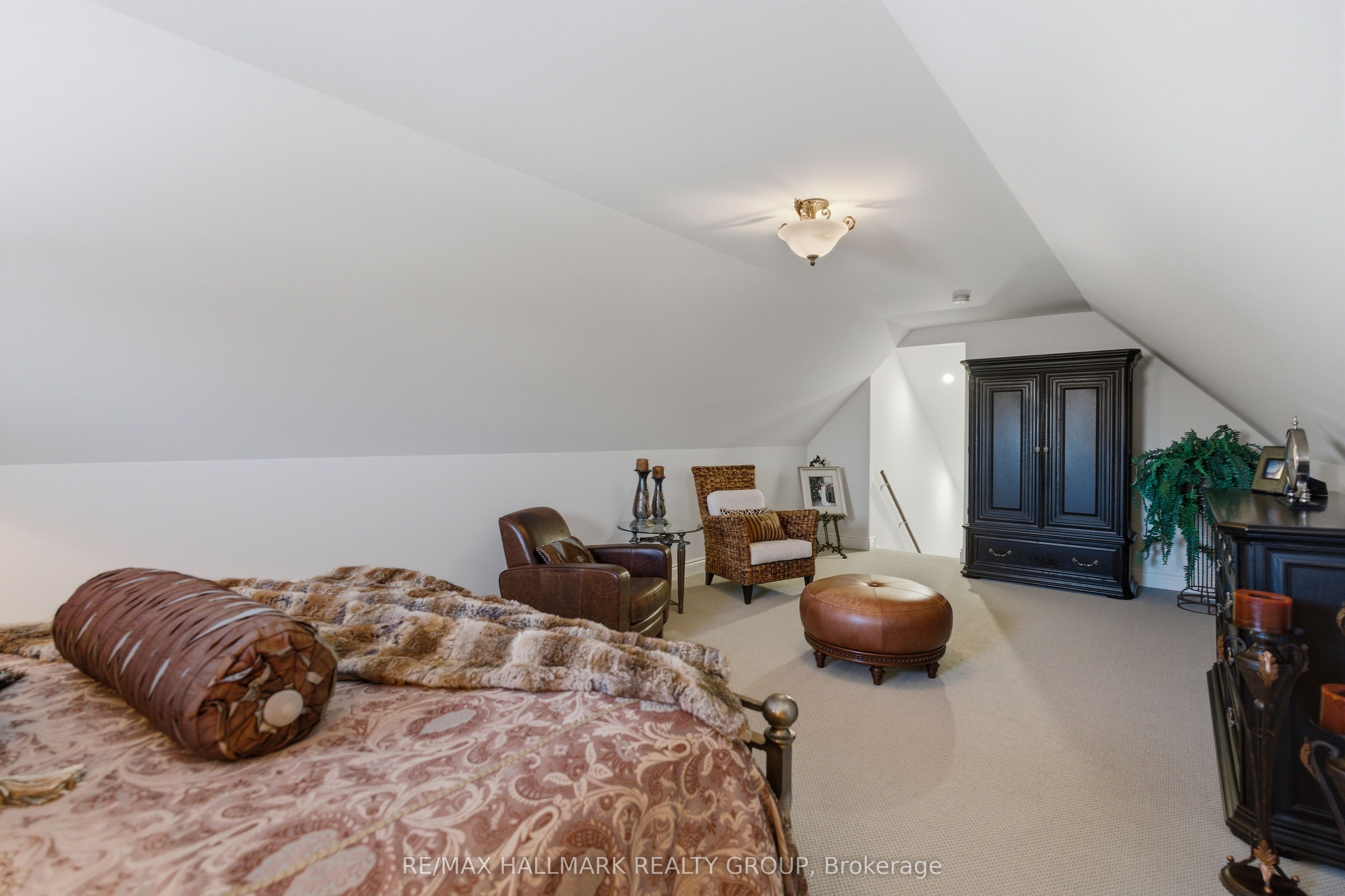 24 Radstock Lane Property Photo 33