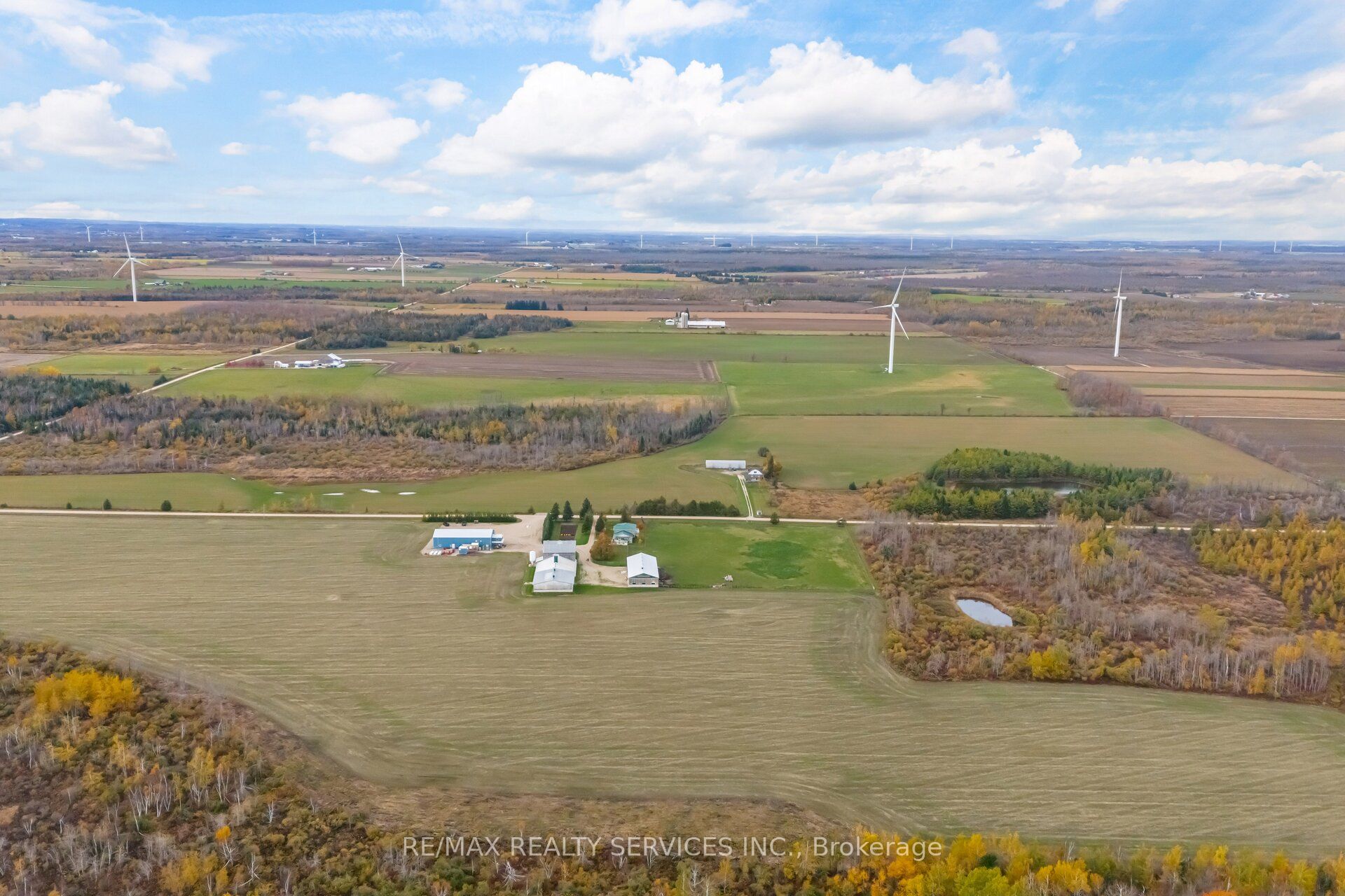 764059 240 Side Road Property Photo 3
