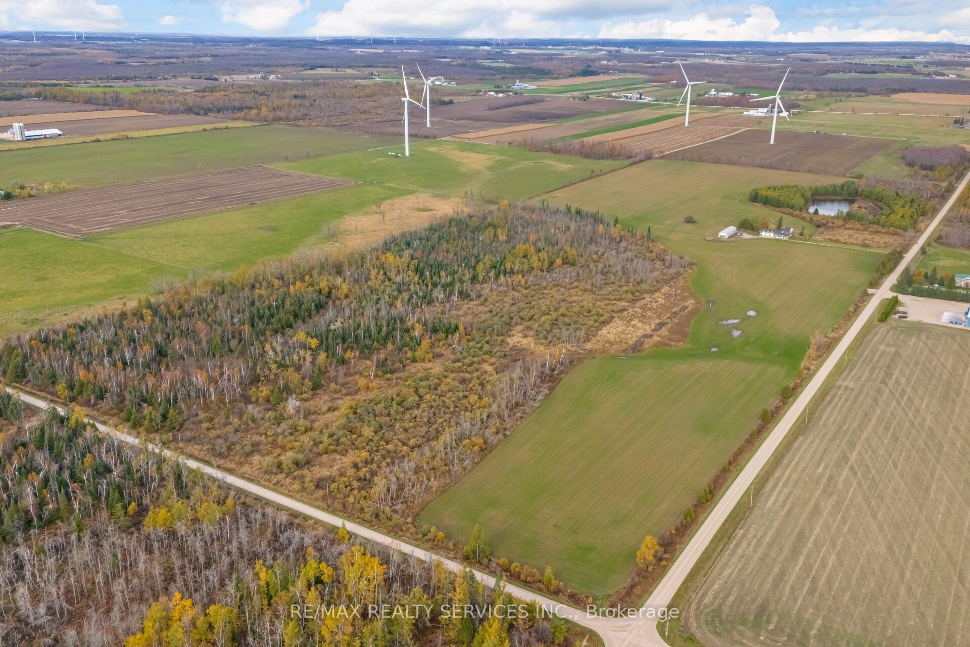 764059 240 Side Road Property Photo 5
