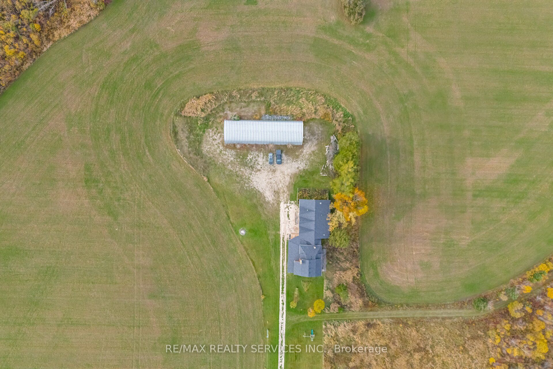 764059 240 Side Road Property Photo 6