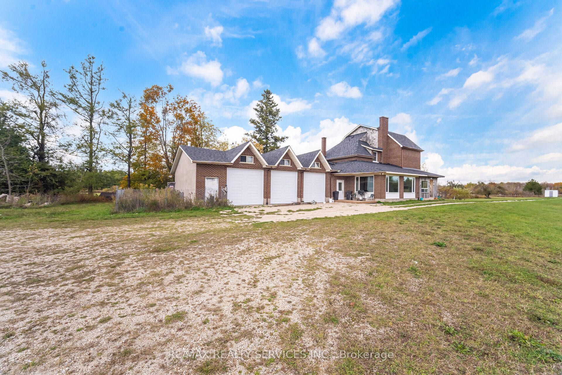764059 240 Side Road Property Photo 11