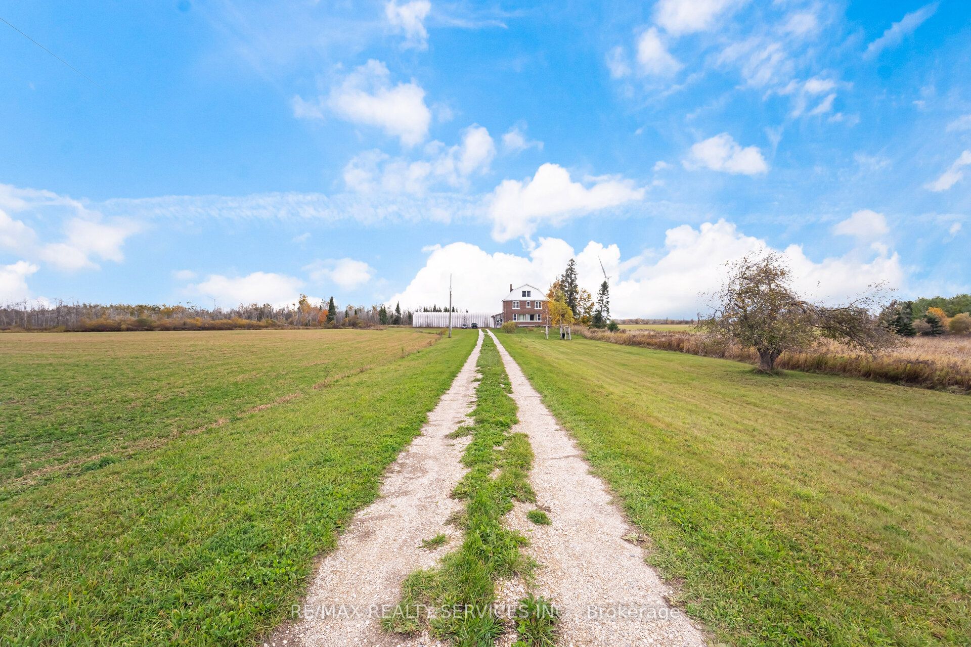 764059 240 Side Road Property Photo 13