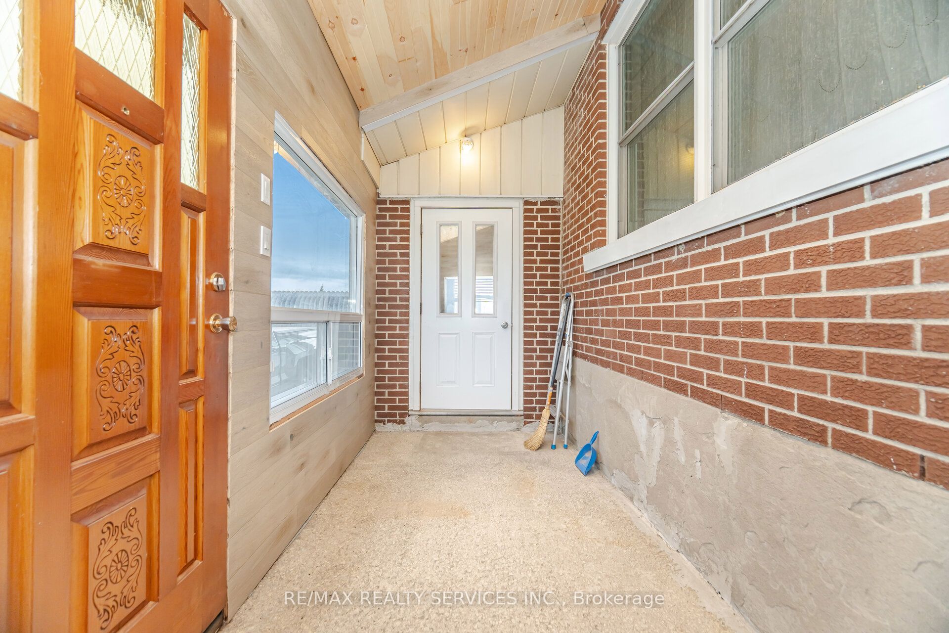 764059 240 Side Road Property Photo 16
