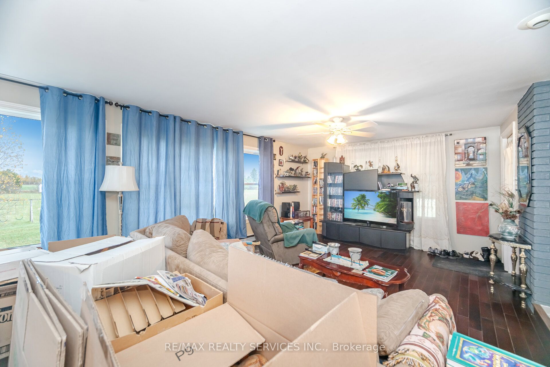 764059 240 Side Road Property Photo 18
