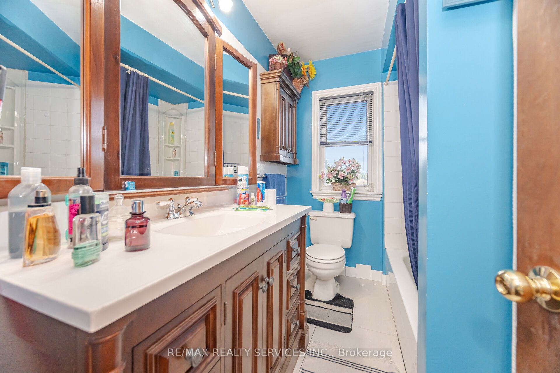764059 240 Side Road Property Photo 28
