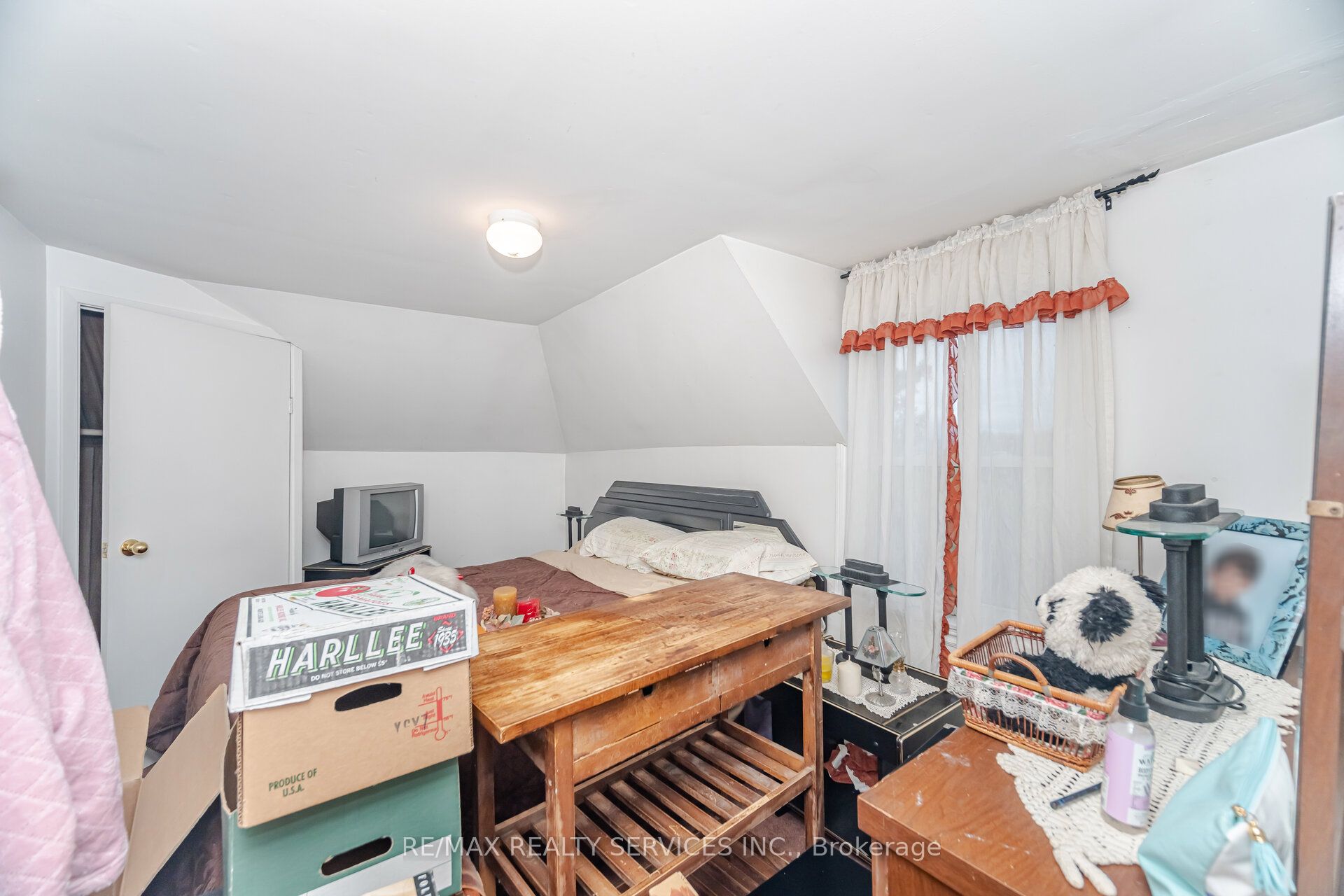 764059 240 Side Road Property Photo 33