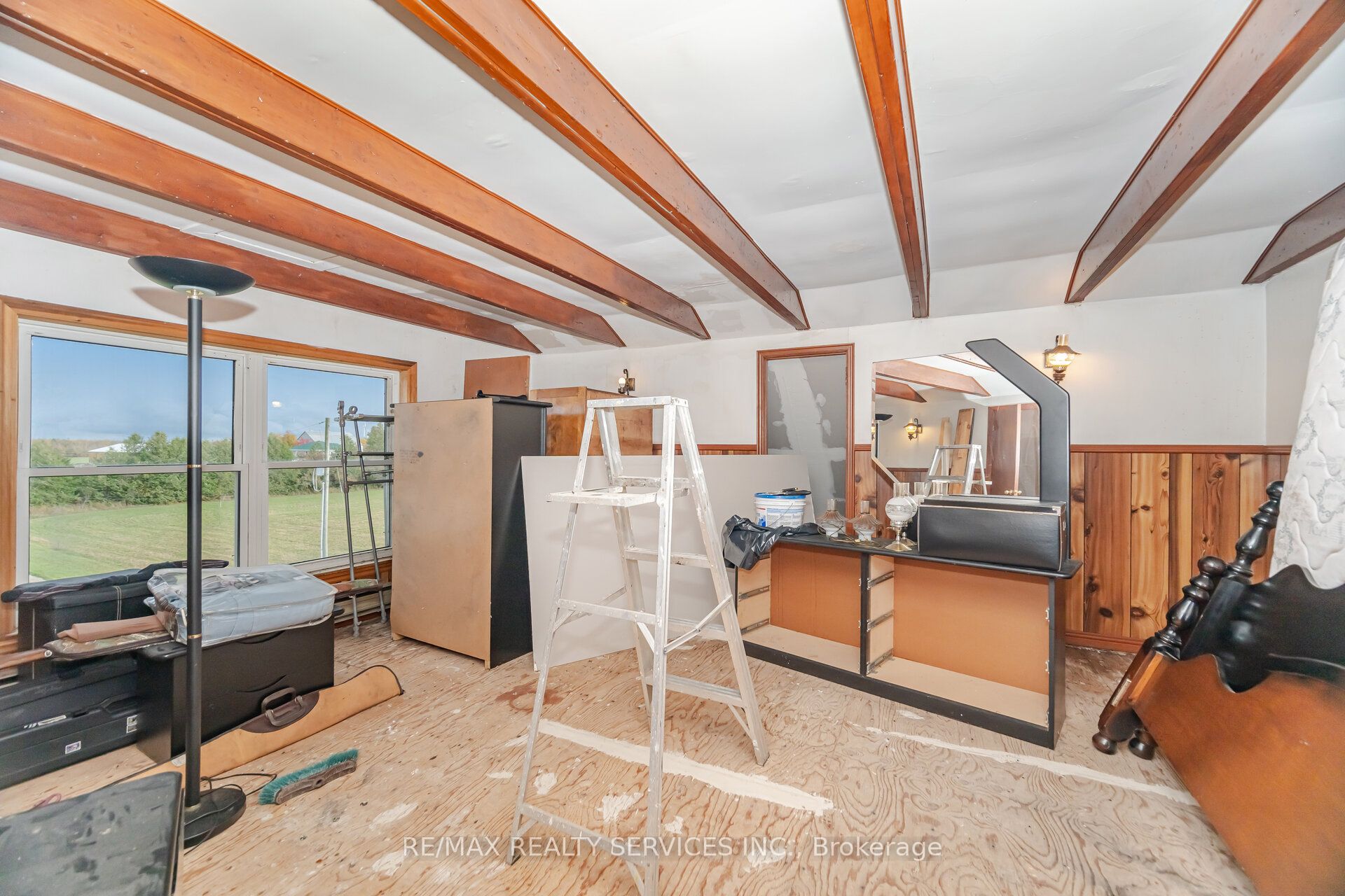 764059 240 Side Road Property Photo 34