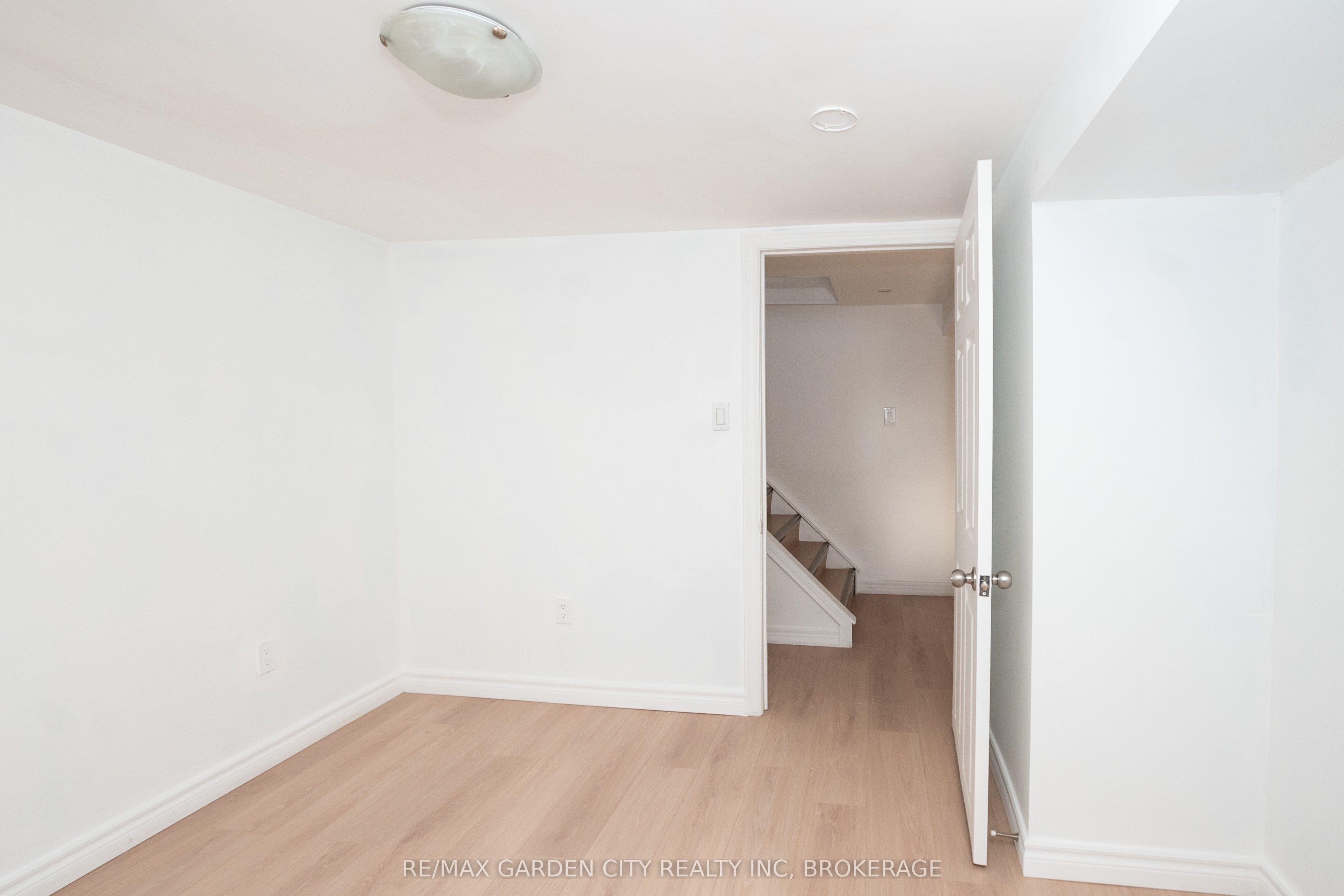 9 Fir Avenue Property Photo 32