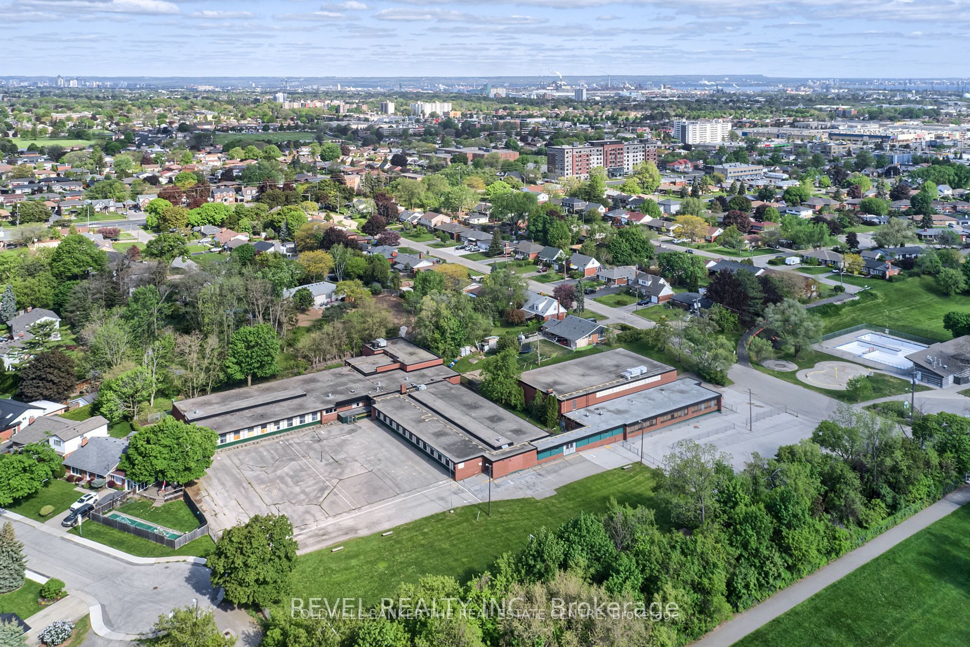 45 Randall Avenue Property Photo 28