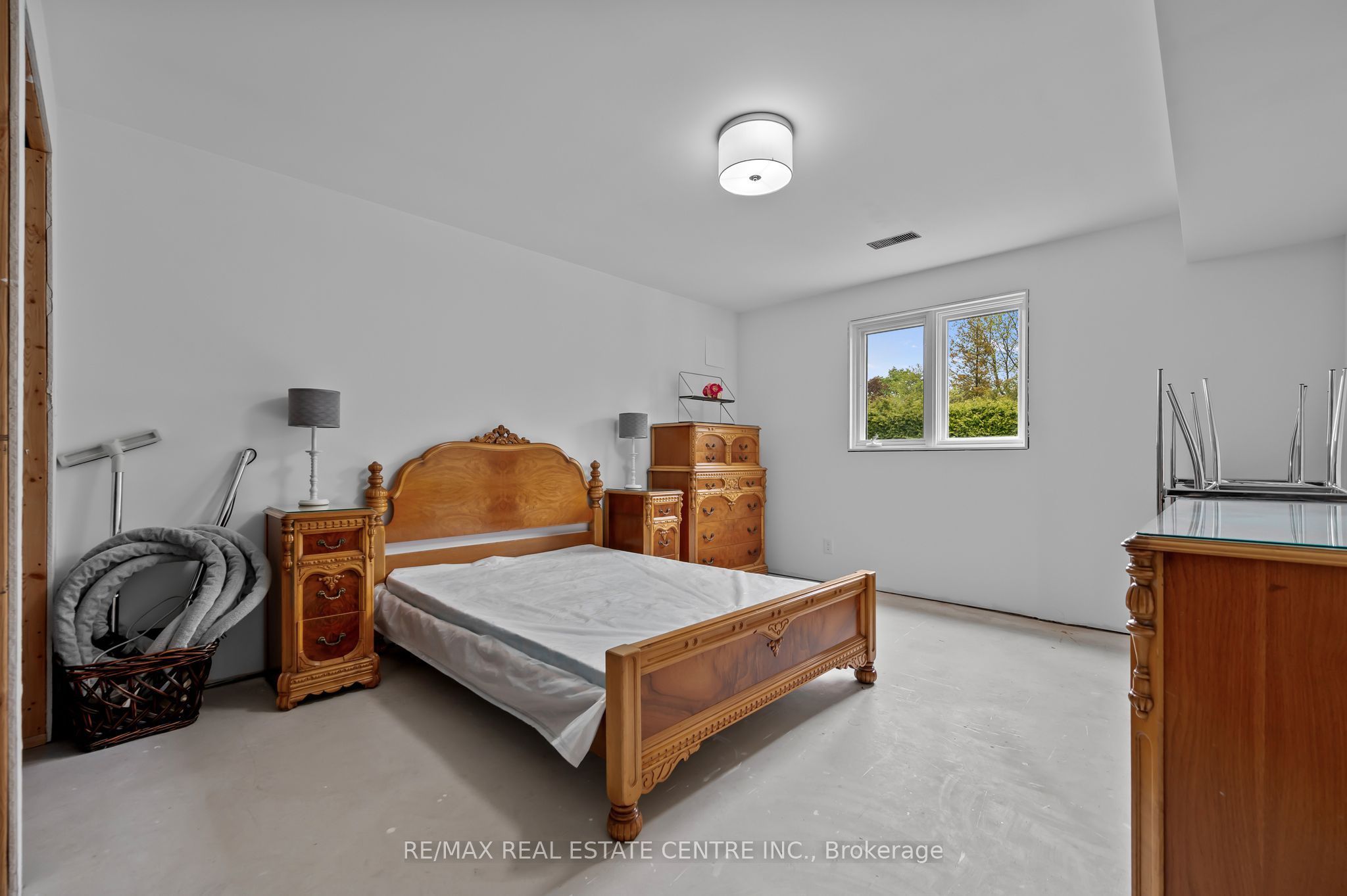 1 Brown Avenue Property Photo 34