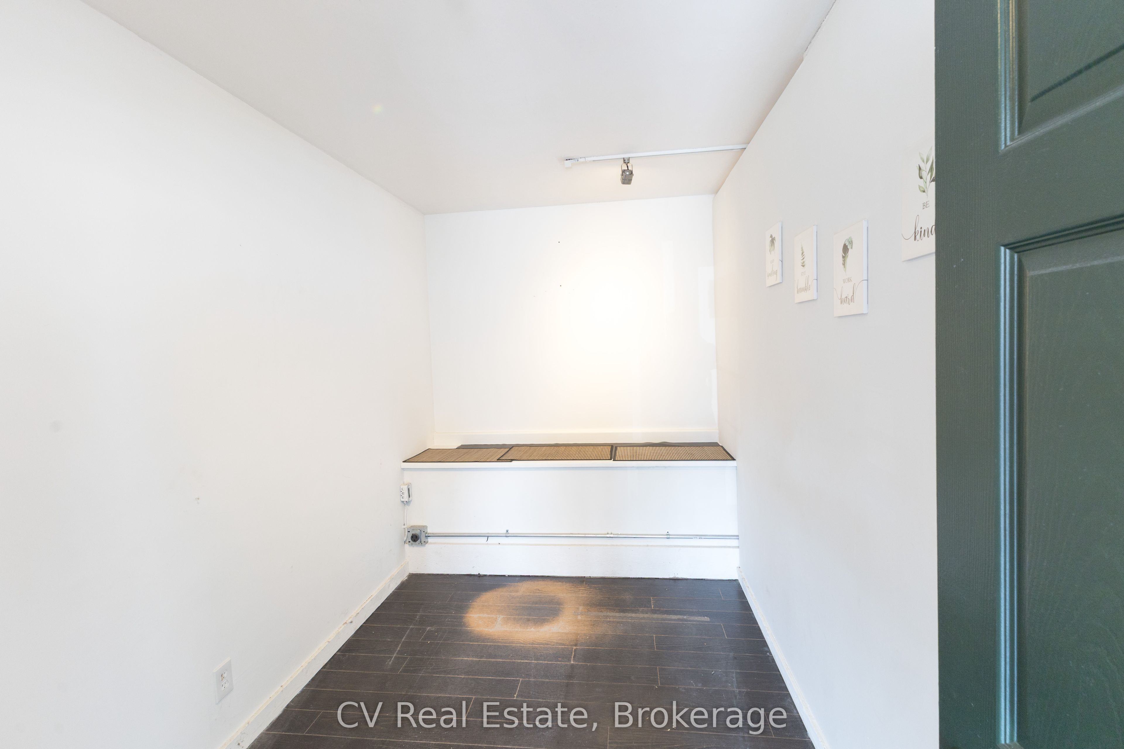 10 Brunel Road Property Photo 32