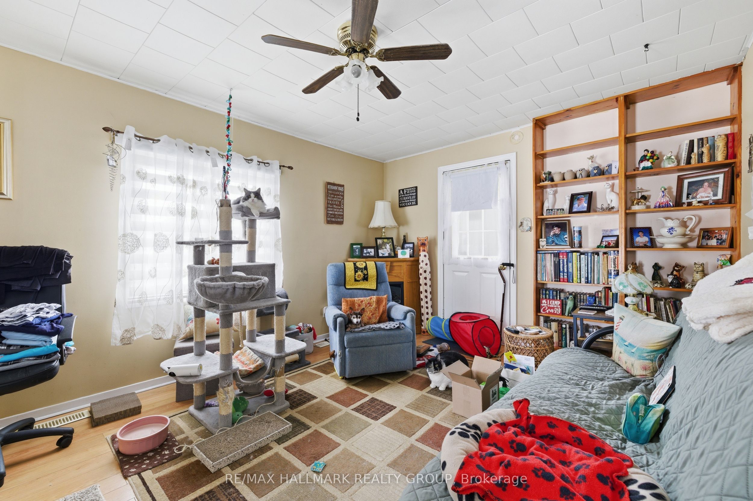 229 Gore Street E Property Photo 8