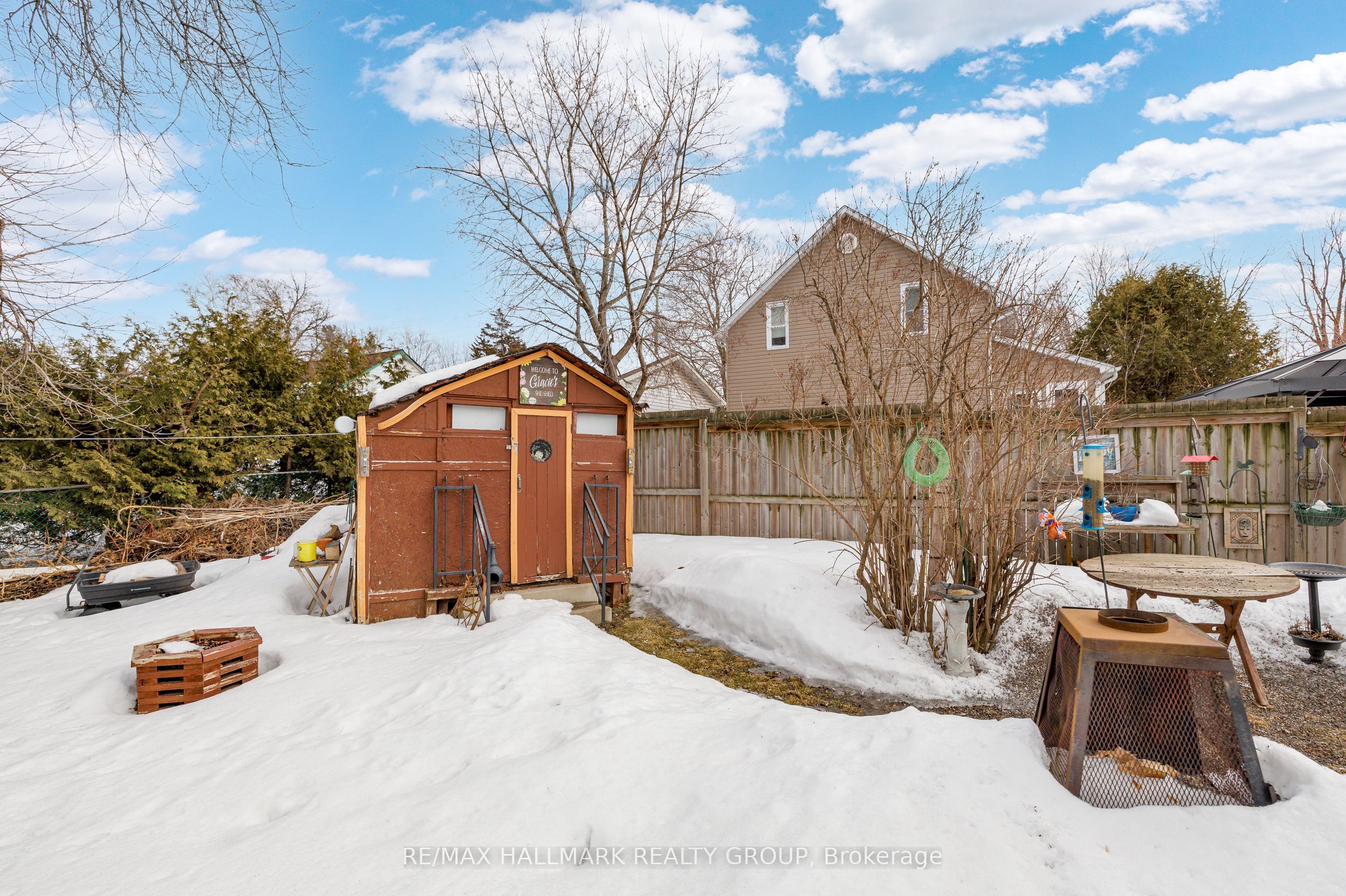 229 Gore Street E Property Photo 25