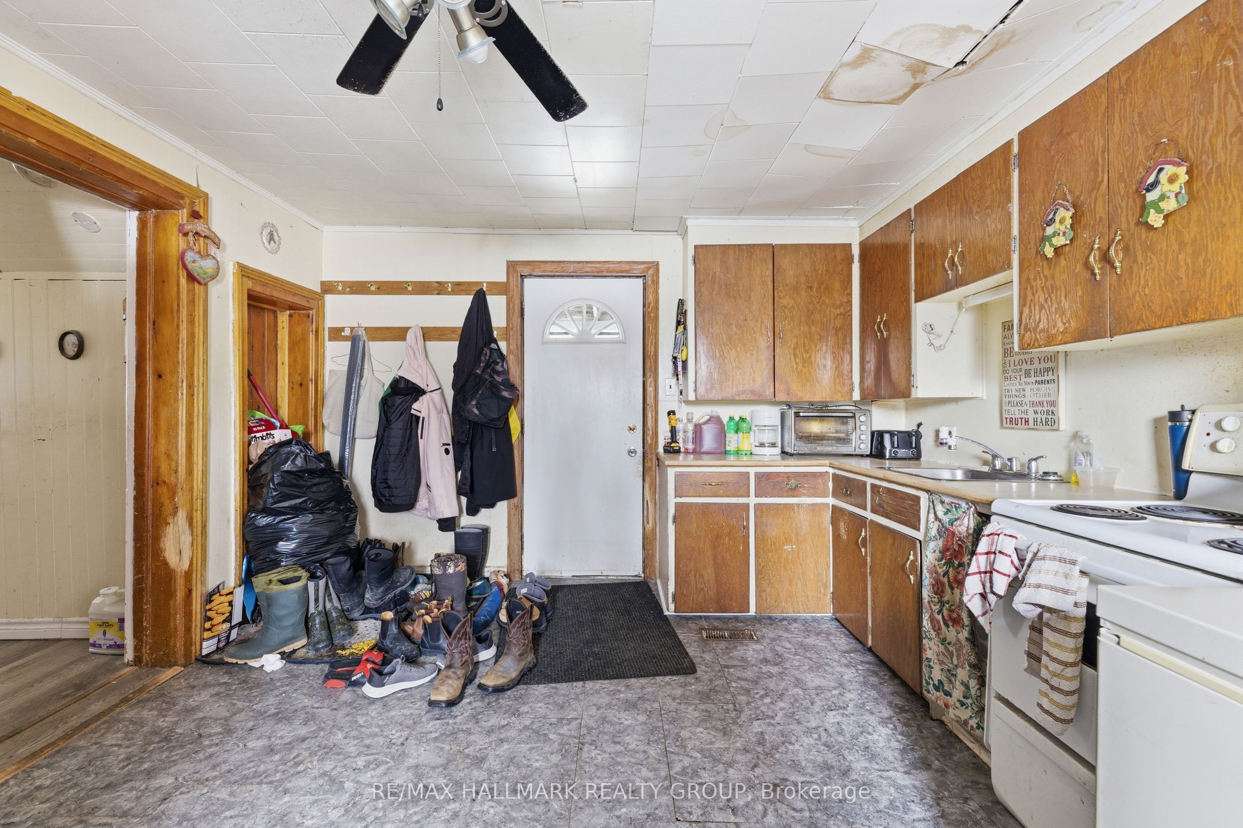 229 Gore Street E Property Photo 26