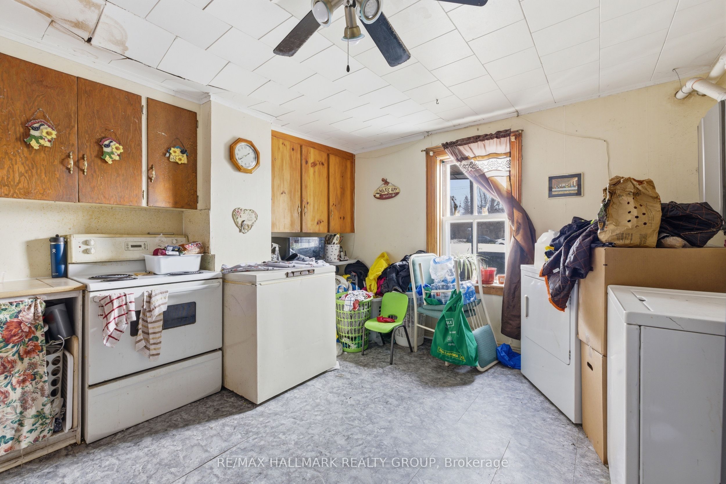 229 Gore Street E Property Photo 27