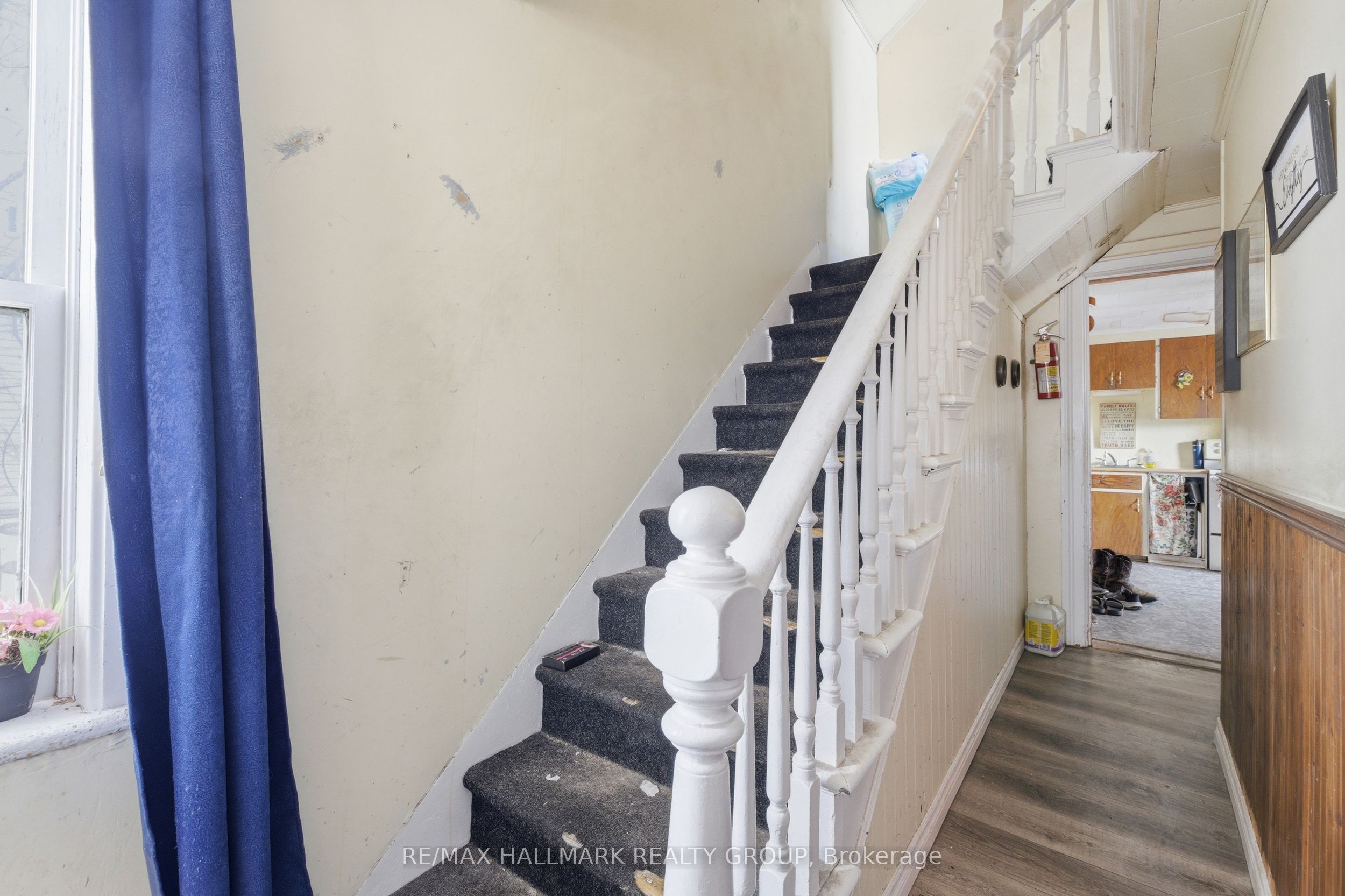 229 Gore Street E Property Photo 29