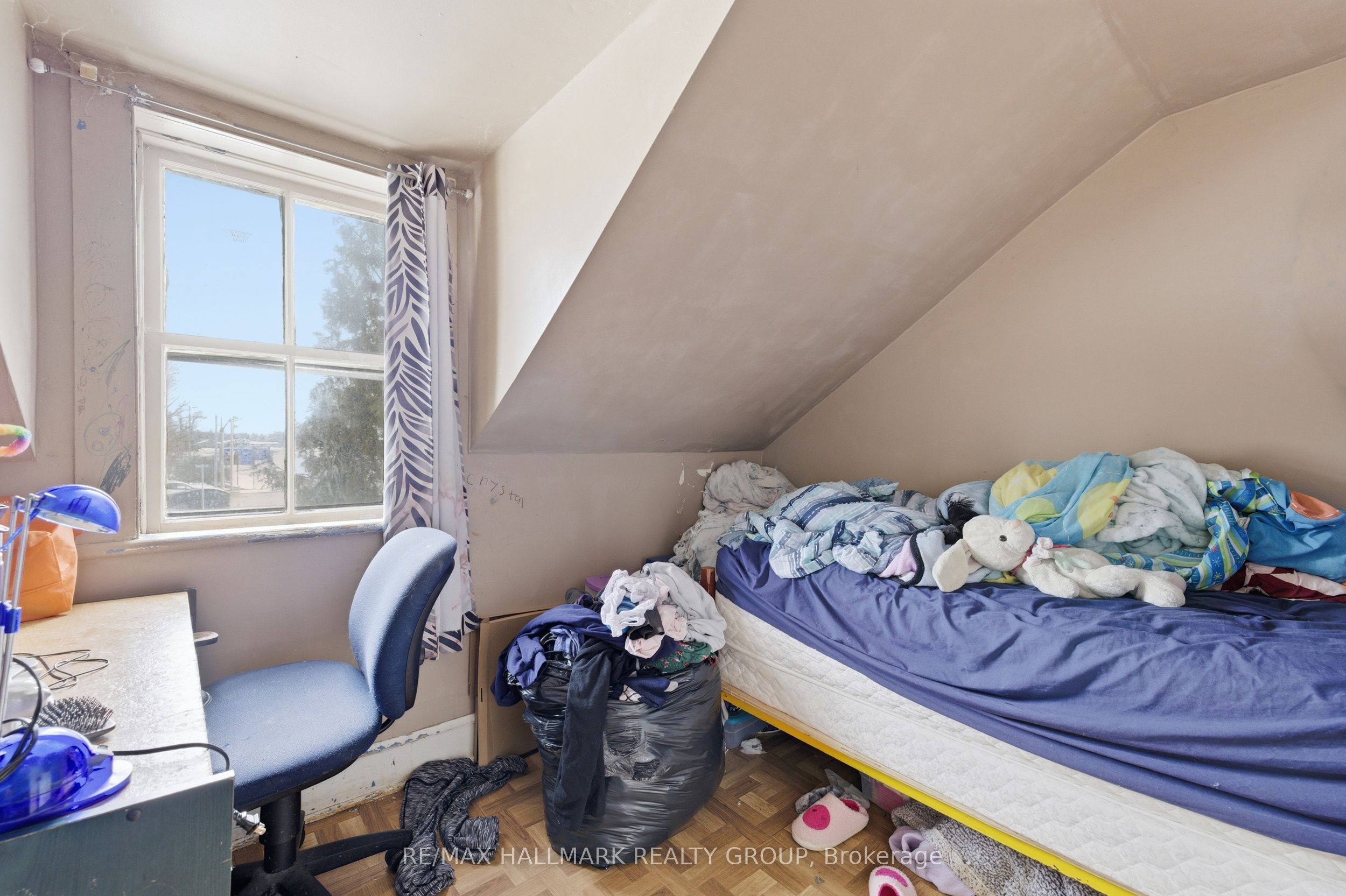 229 Gore Street E Property Photo 31
