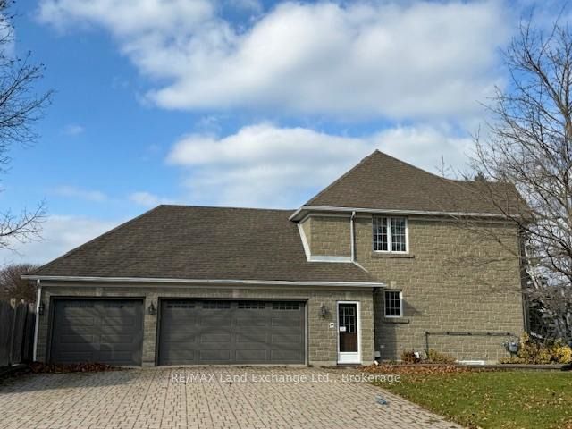 750 Mcpherson Crescent Property Photo 4