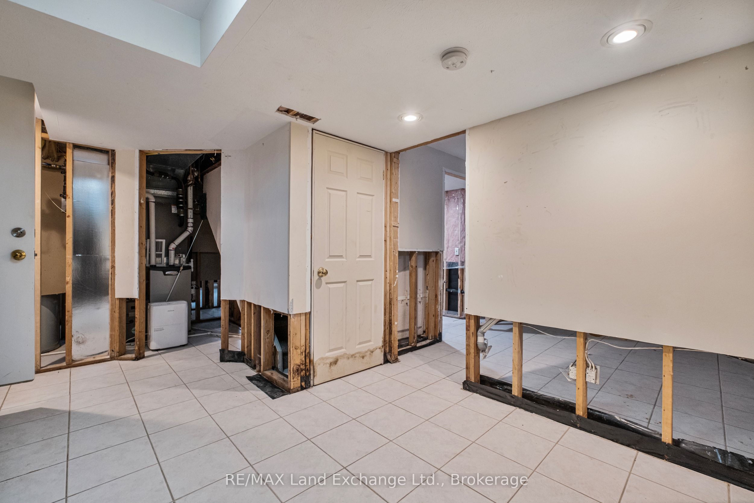 750 Mcpherson Crescent Property Photo 36