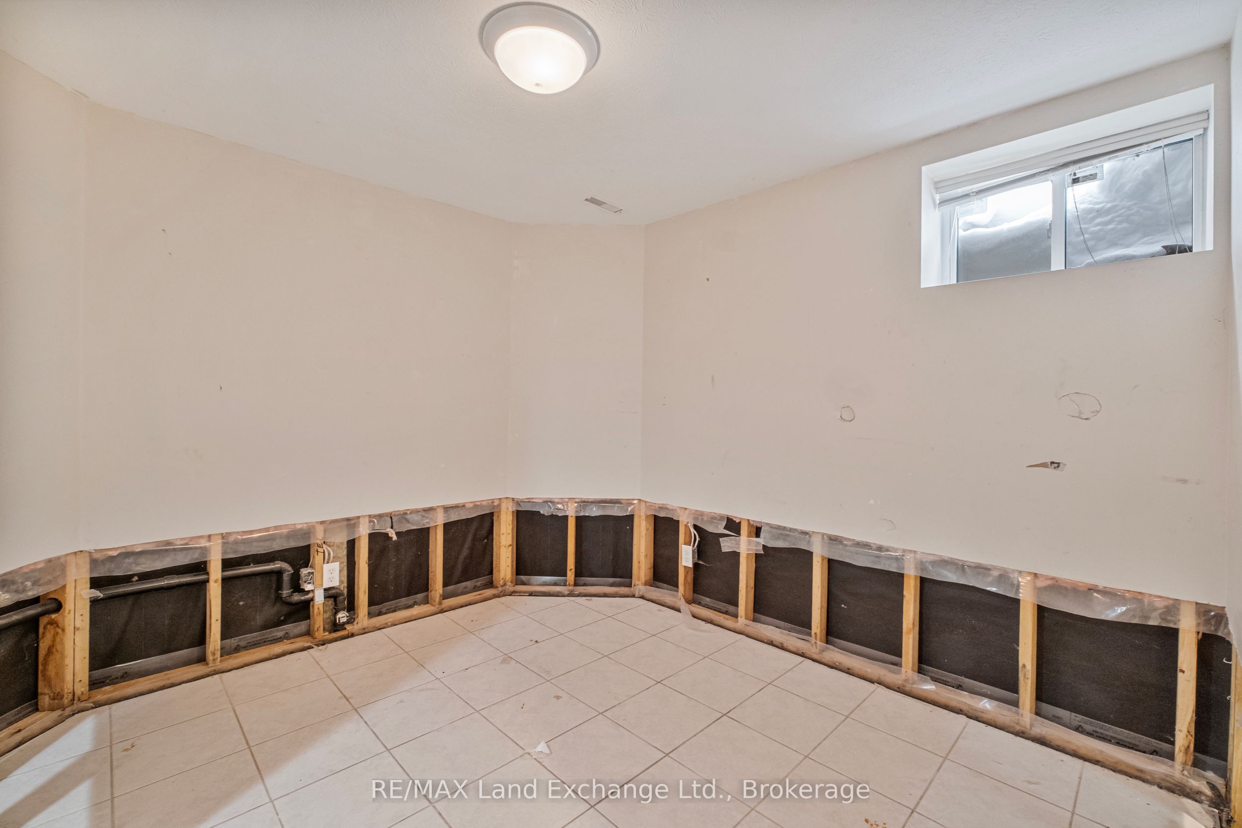 750 Mcpherson Crescent Property Photo 37