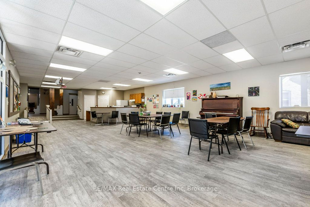 280 St Patrick Street W Property Photo 4