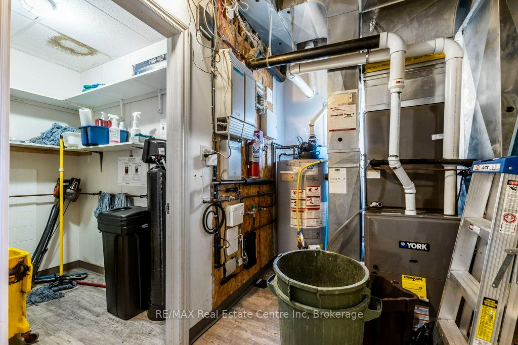 280 St Patrick Street W Property Photo 12