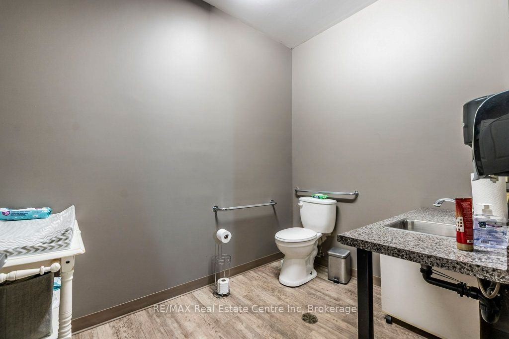280 St Patrick Street W Property Photo 18