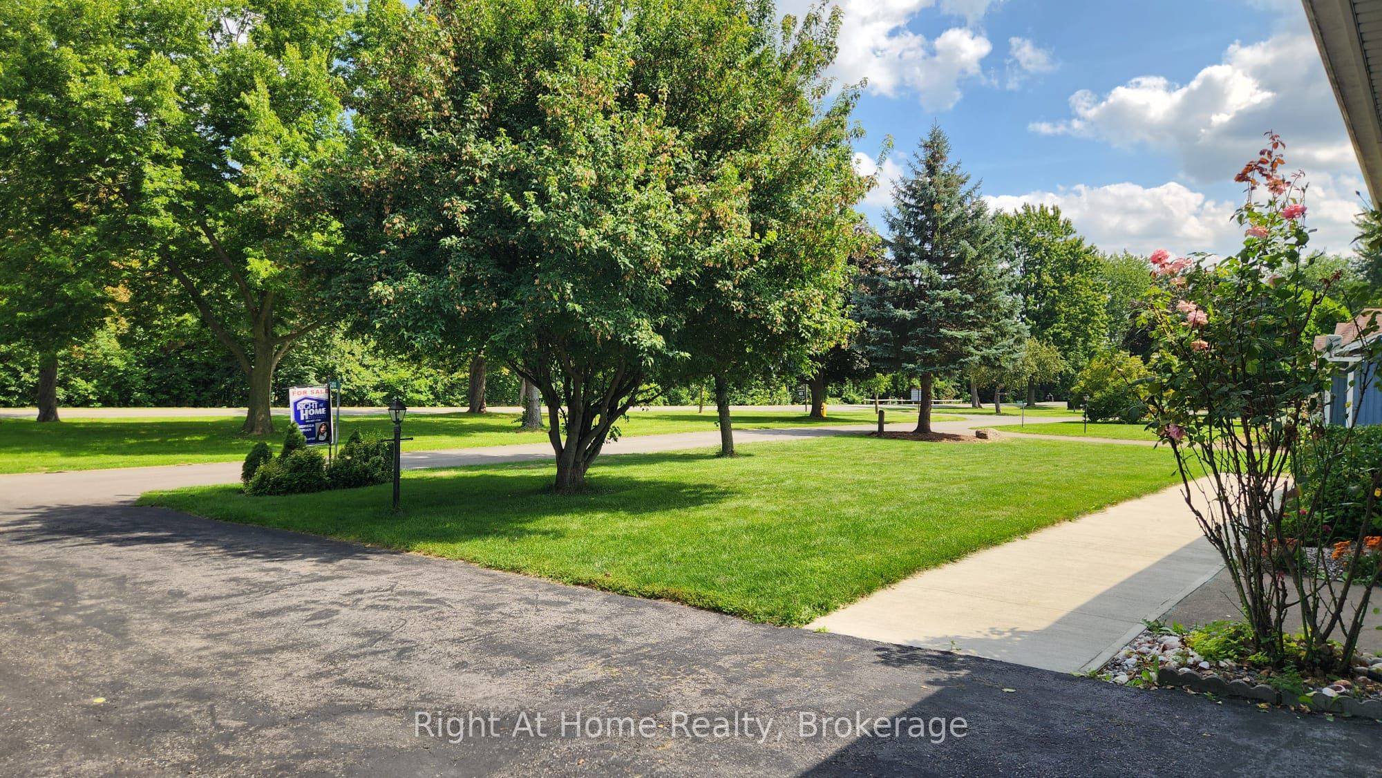 15414 Niagara Parkway Property Photo 4