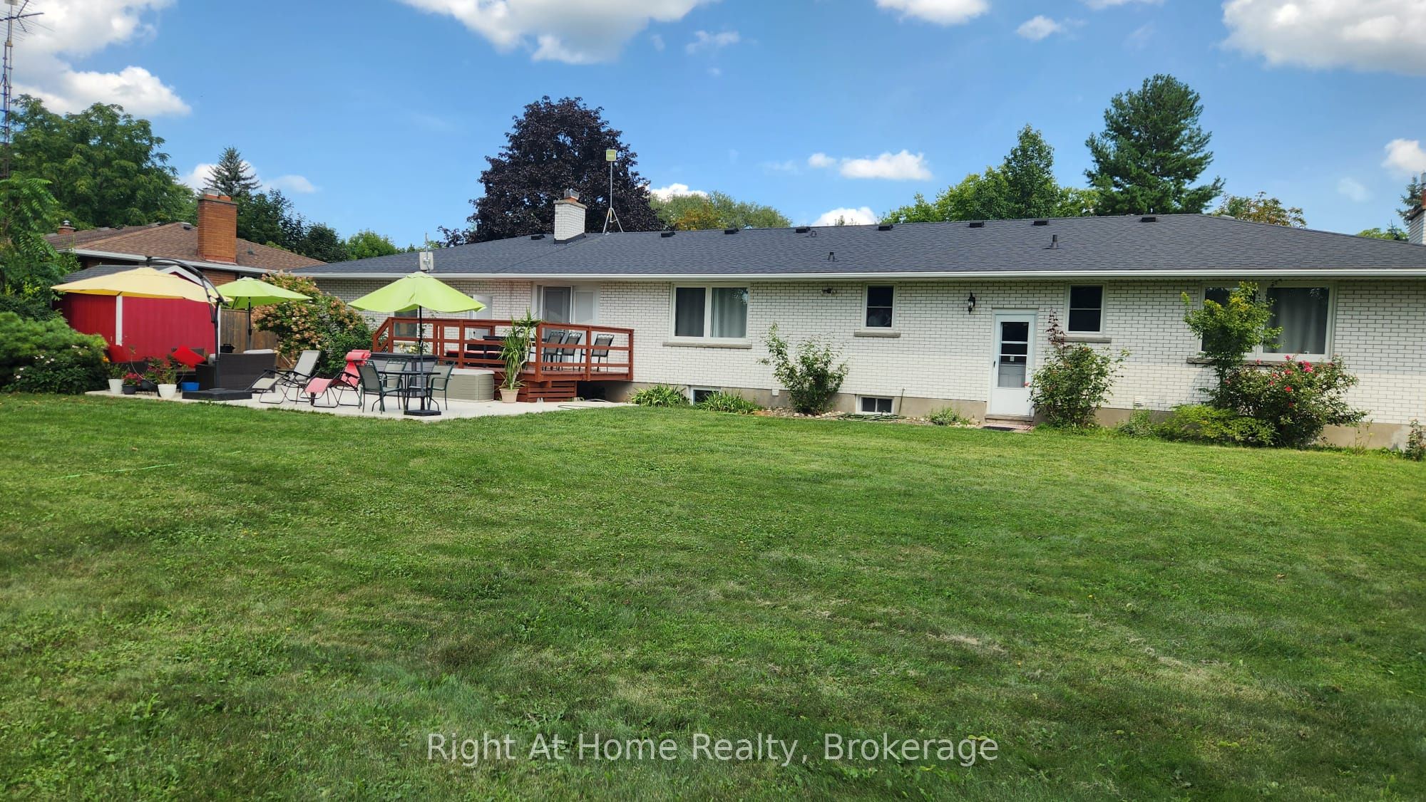 15414 Niagara Parkway Property Photo 5