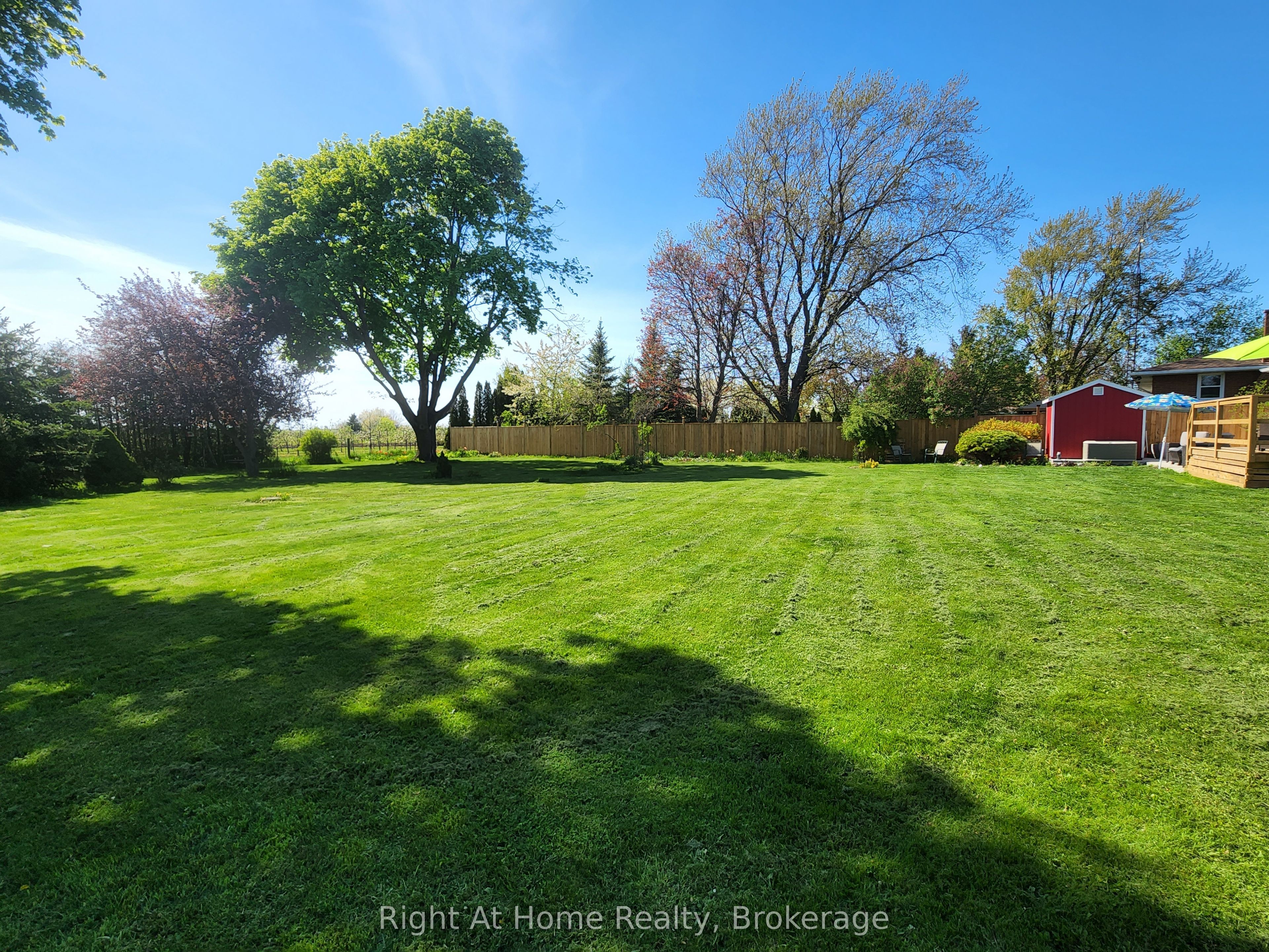 15414 Niagara Parkway Property Photo 7