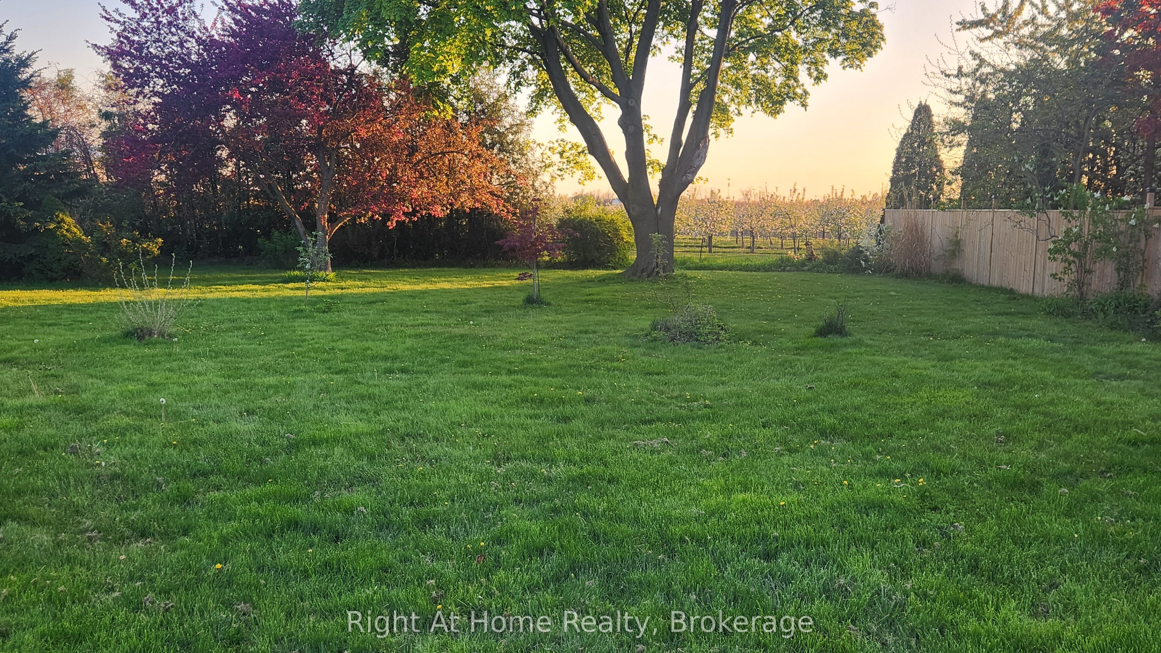 15414 Niagara Parkway Property Photo 8