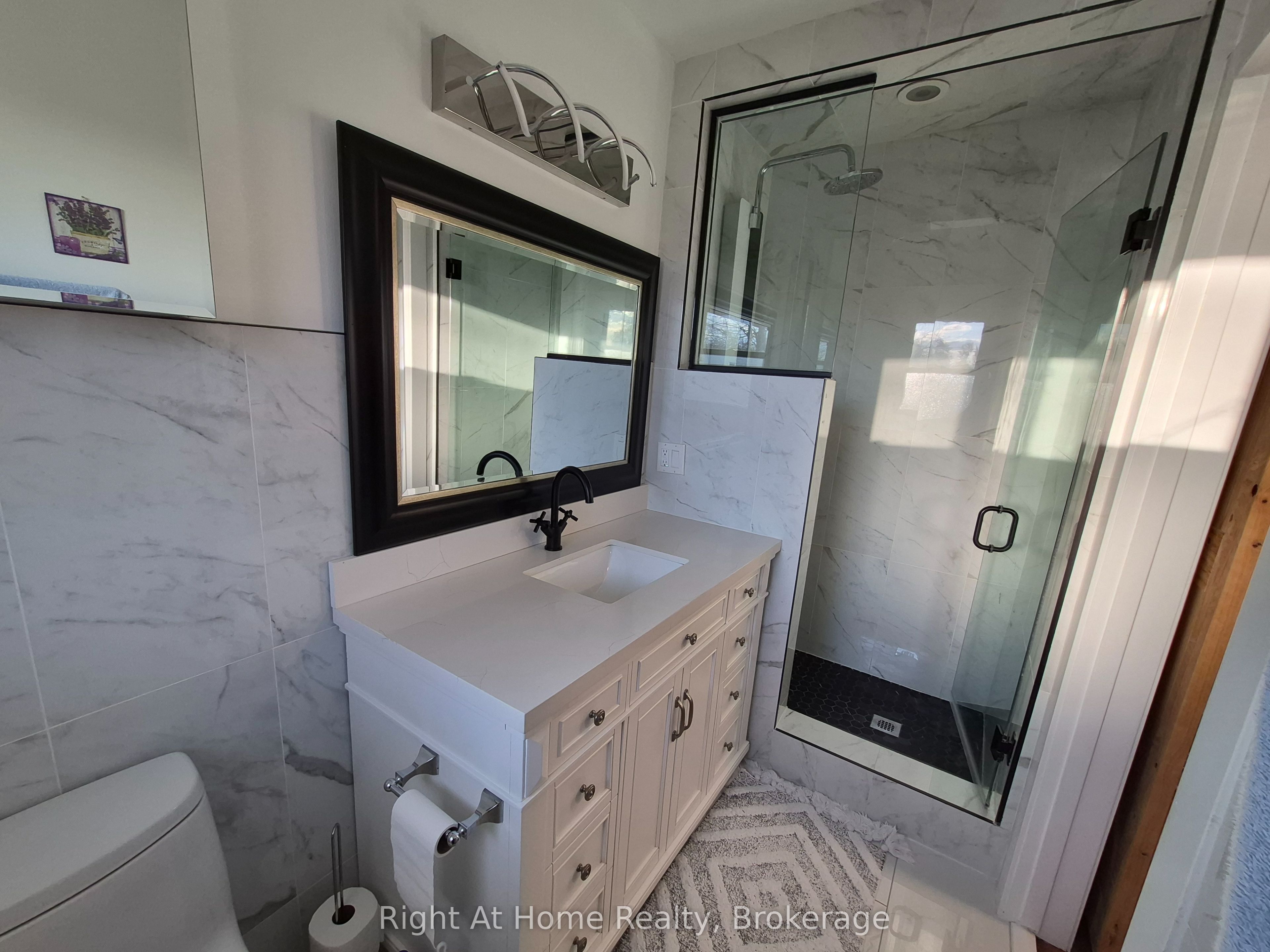 15414 Niagara Parkway Property Photo 12