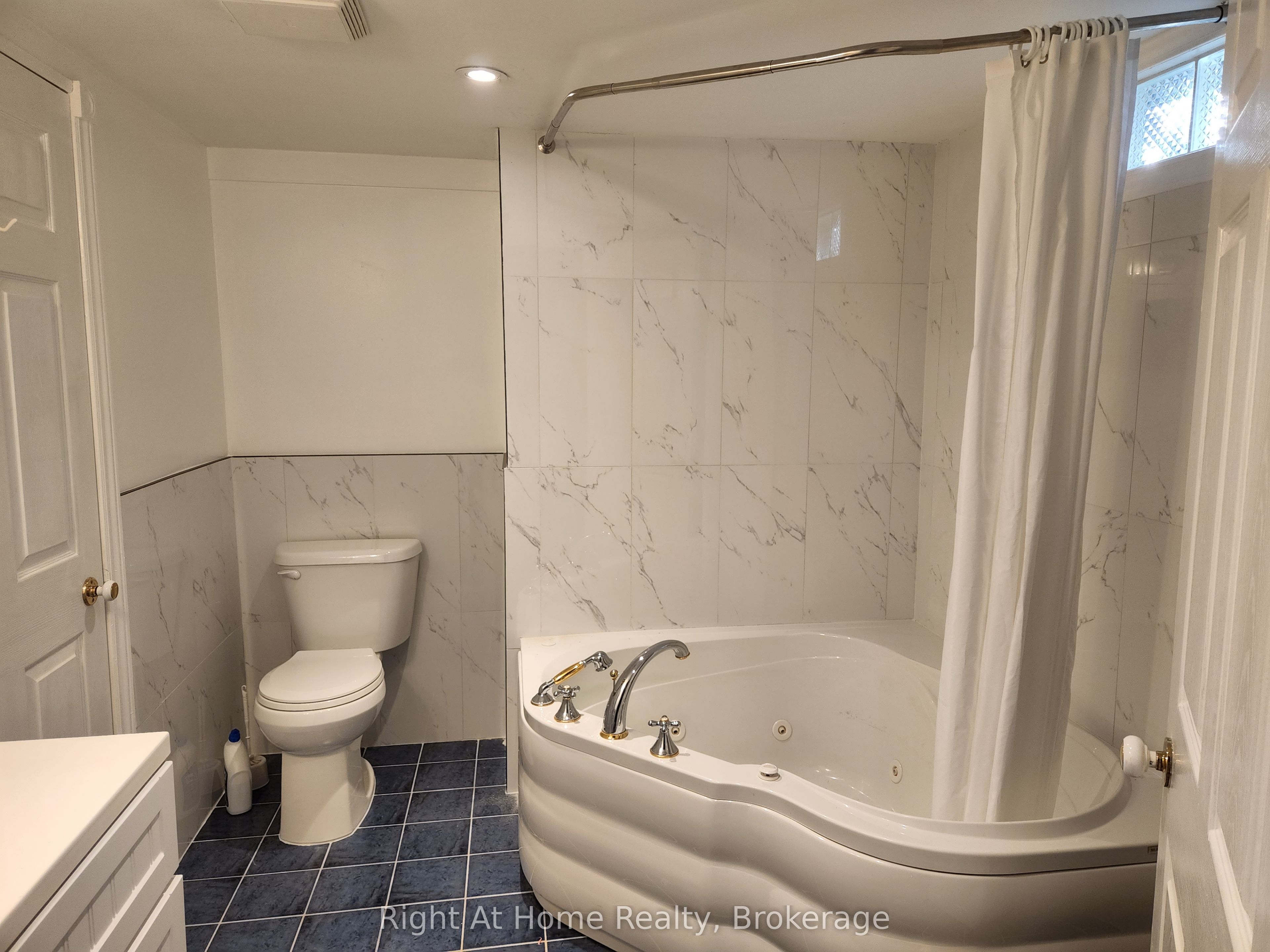 15414 Niagara Parkway Property Photo 25
