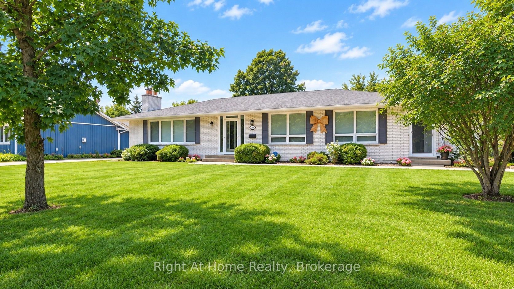 15414 Niagara River Parkway Property Photo 1