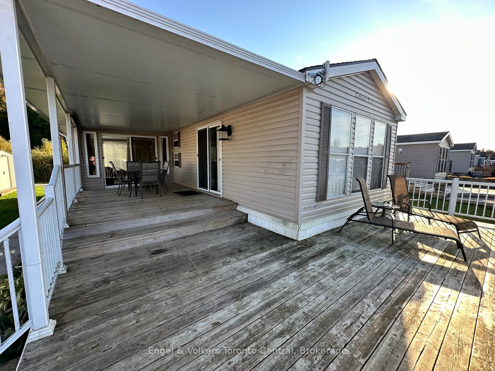 7489 Sideroad 5 E T103 Property Photo 26