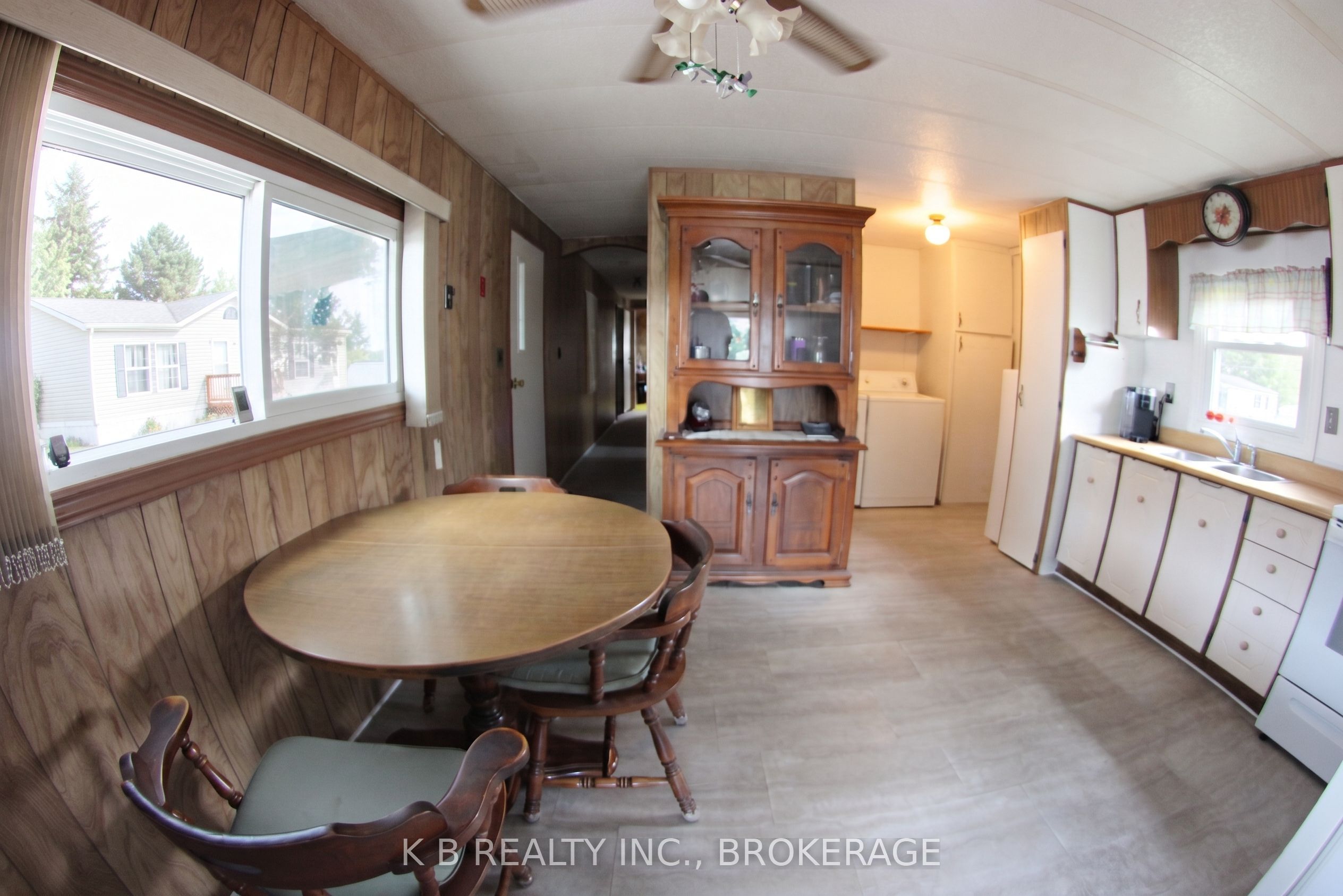 6 Cedar Street W Property Photo 4