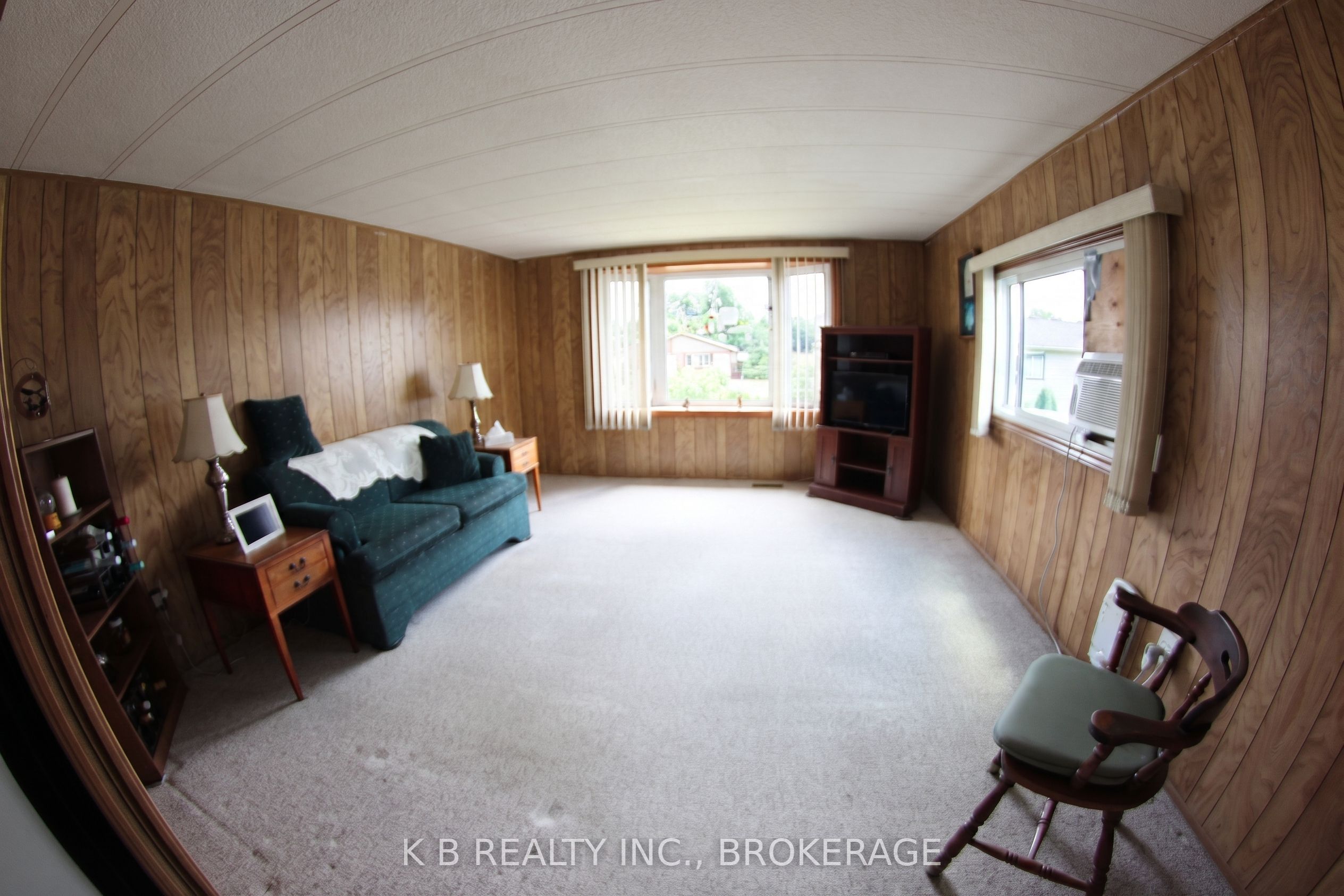 6 Cedar Street W Property Photo 7
