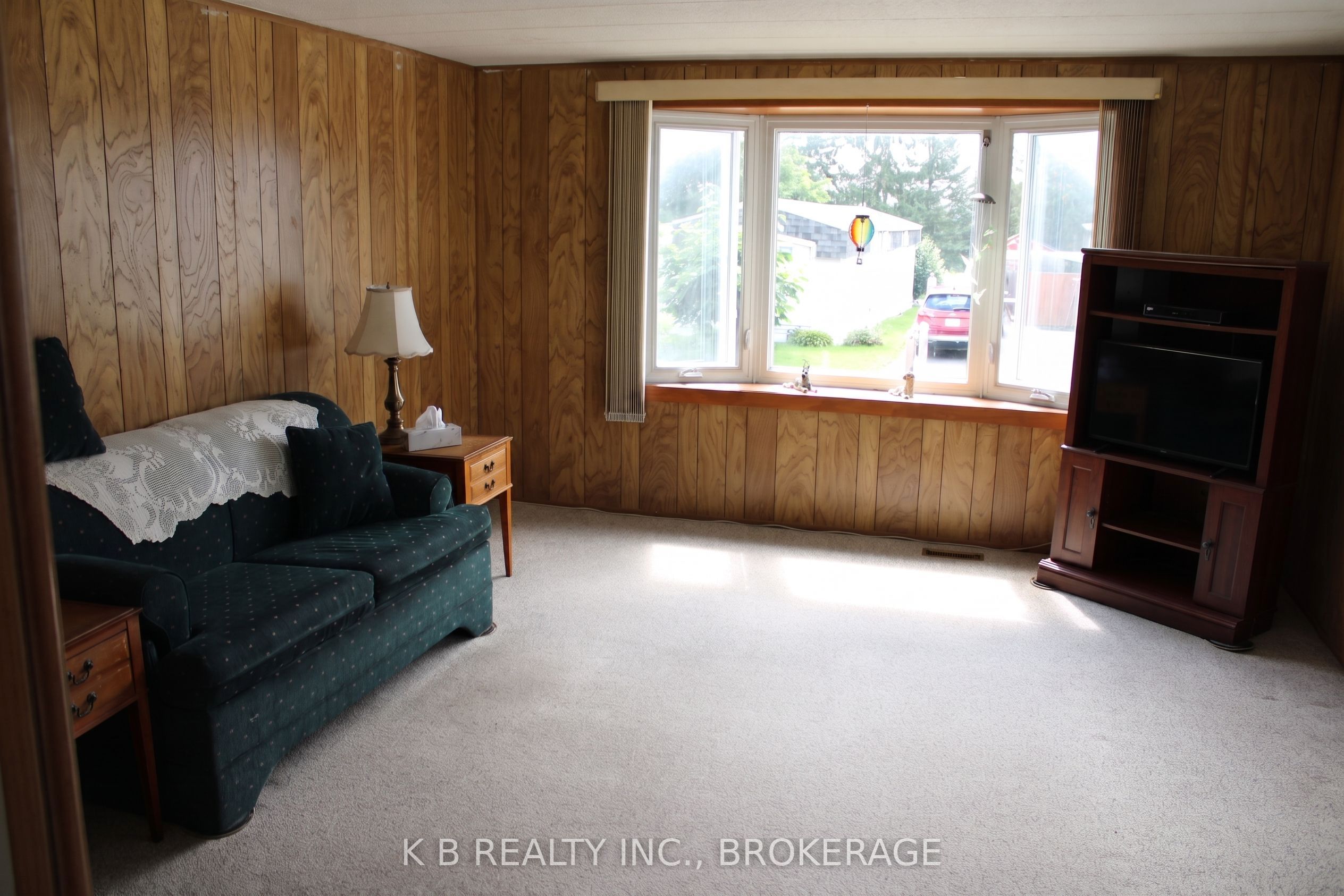 6 Cedar Street W Property Photo 8