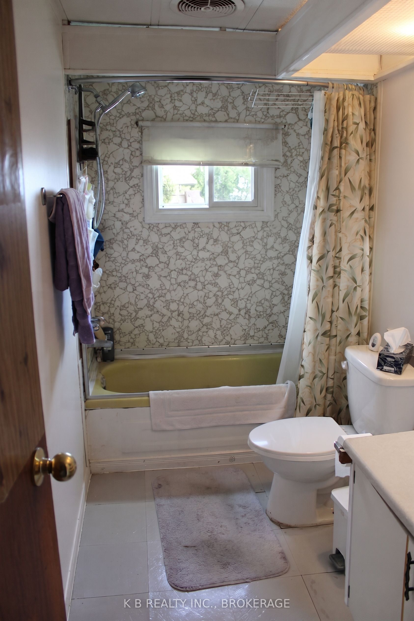 6 Cedar Street W Property Photo 11