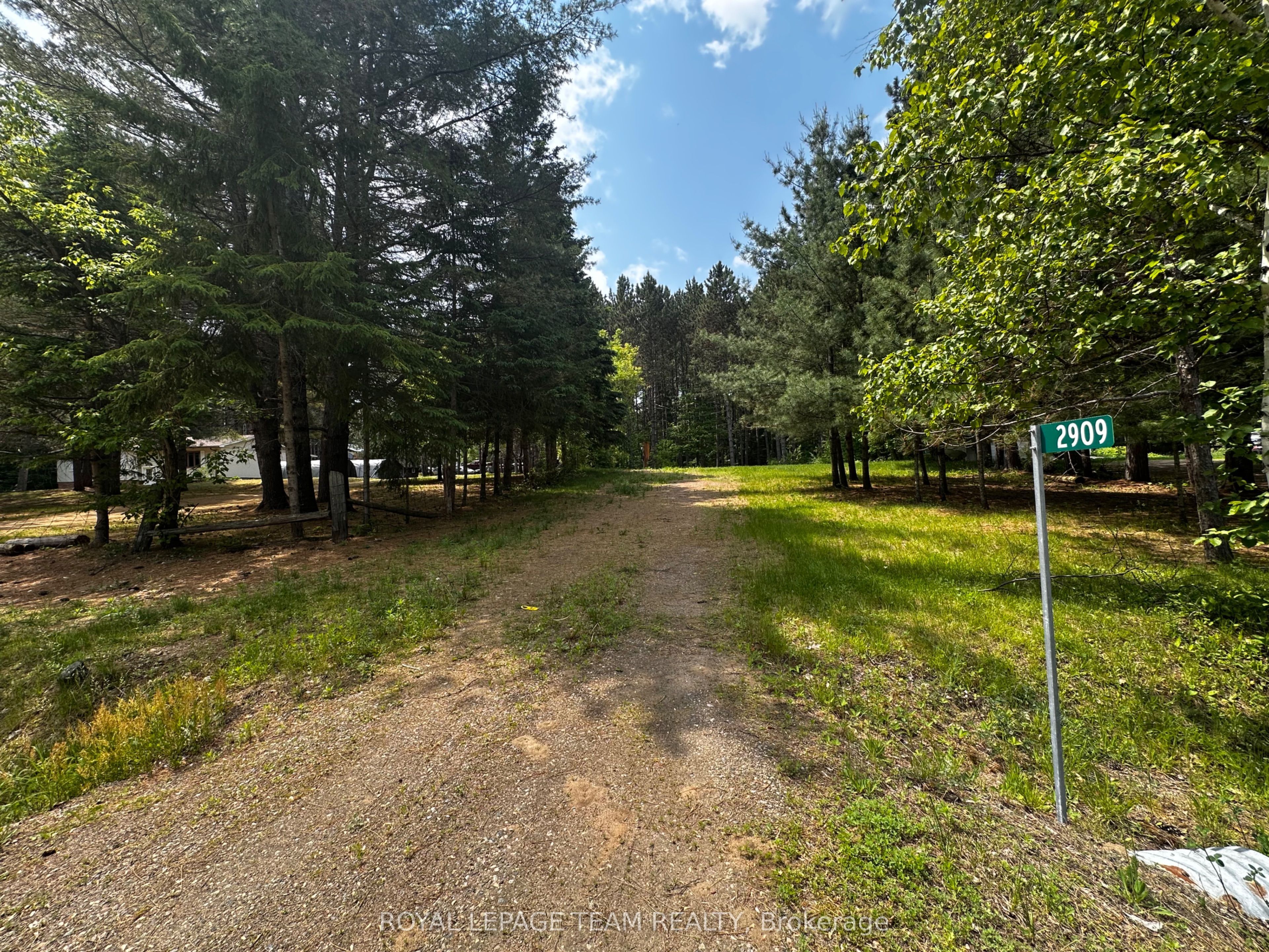2909 Round Lake Road Property Photo 1