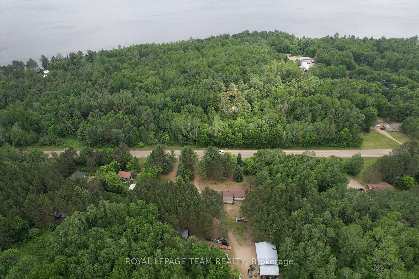 2909 Round Lake Road Property Photo 4