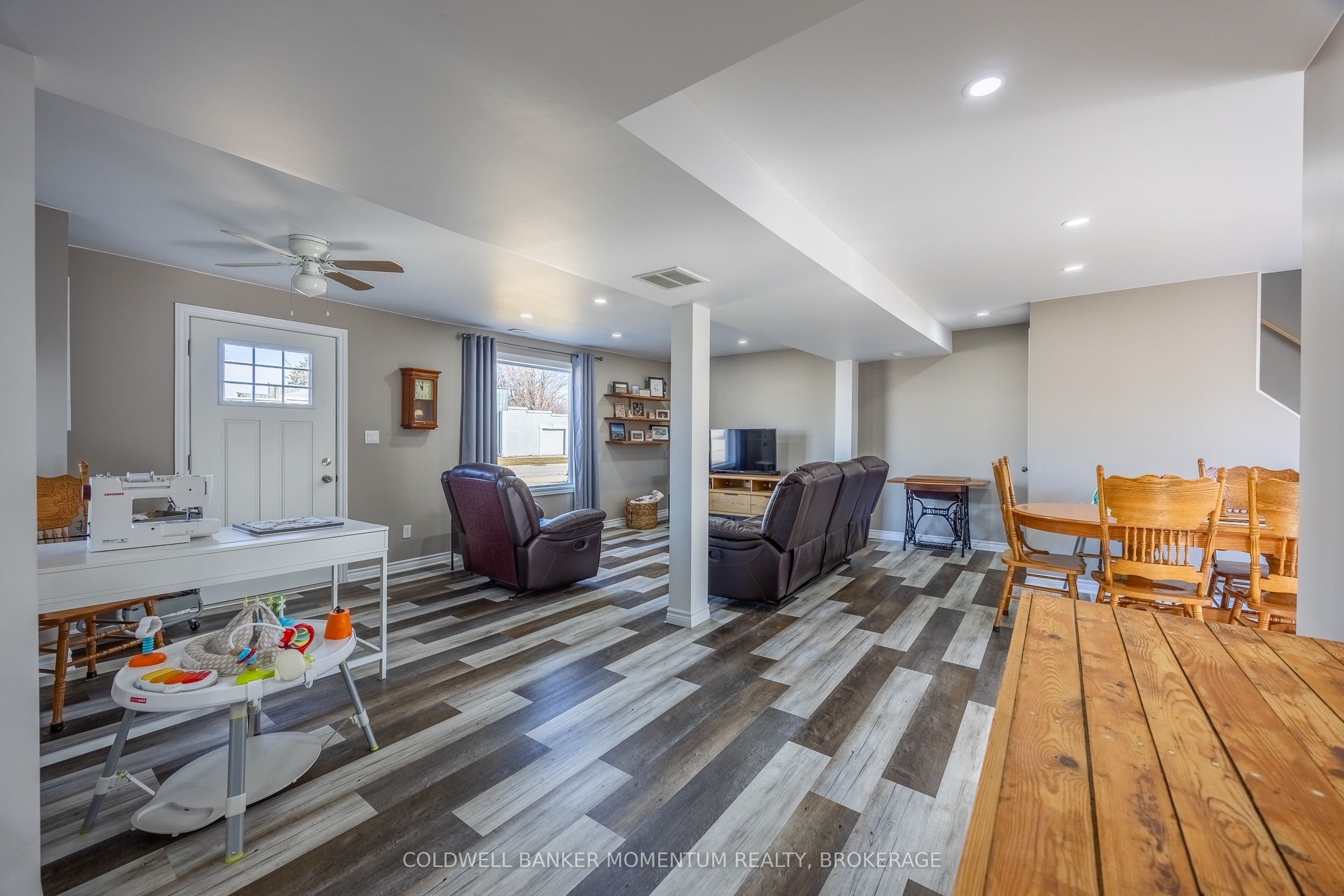 100 Queen Street E Property Photo 16