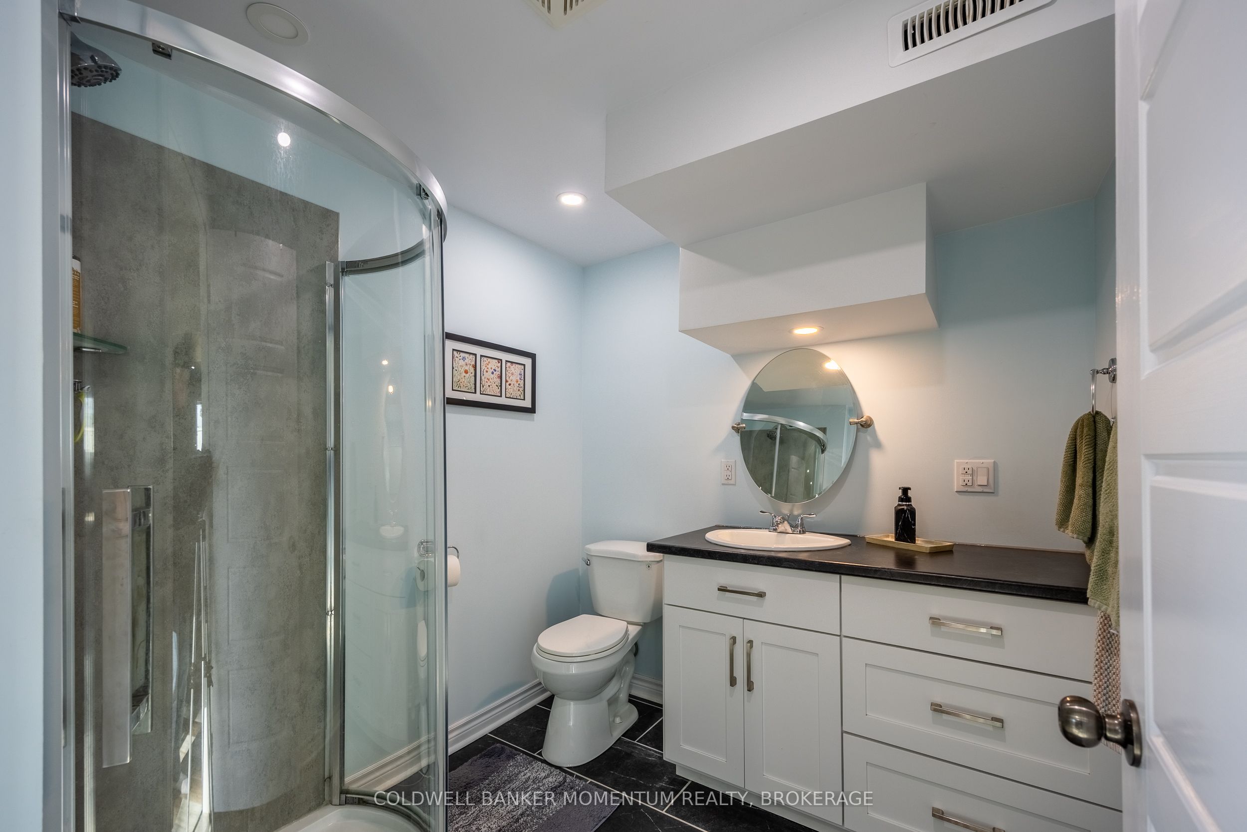 100 Queen Street E Property Photo 20
