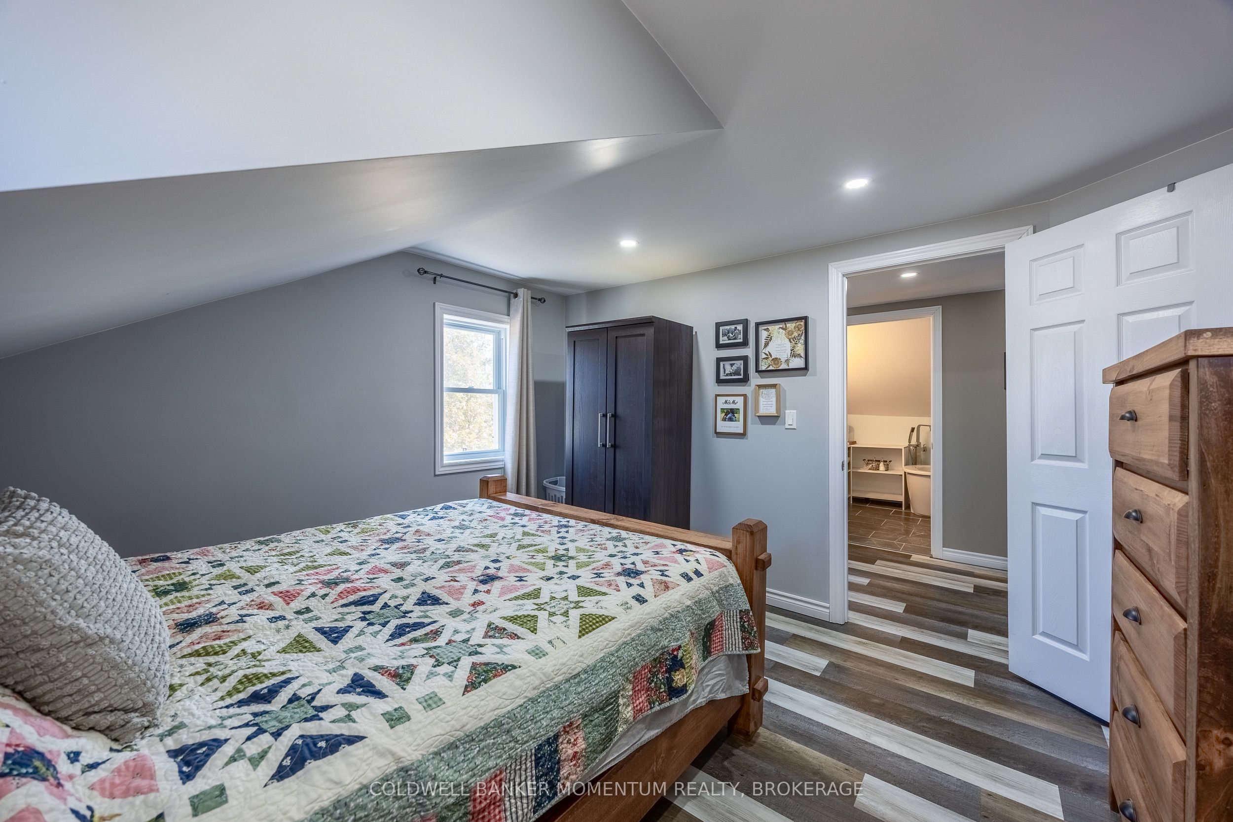 100 Queen Street E Property Photo 27