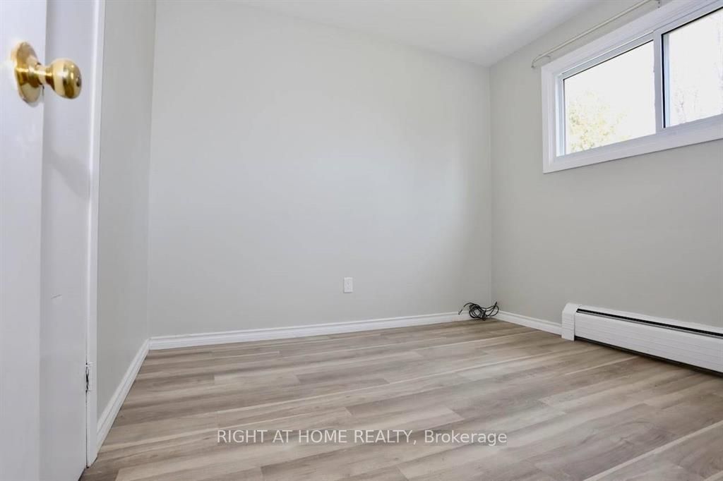 394 Thiel Street Property Photo 7