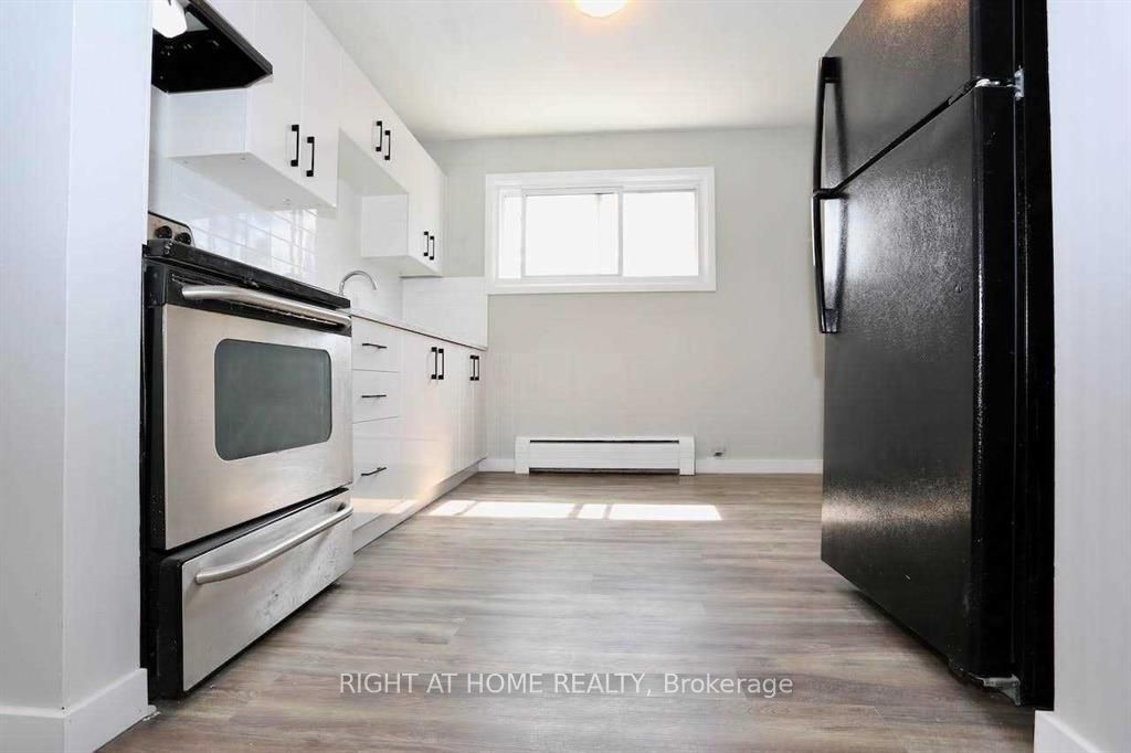 394 Thiel Street Property Photo 11