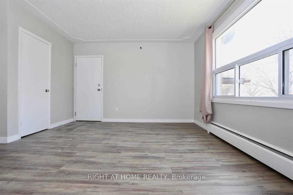 394 Thiel Street Property Photo 13