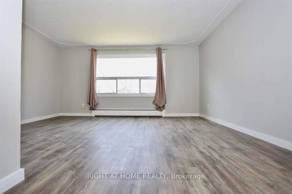 394 Thiel Street Property Photo 14