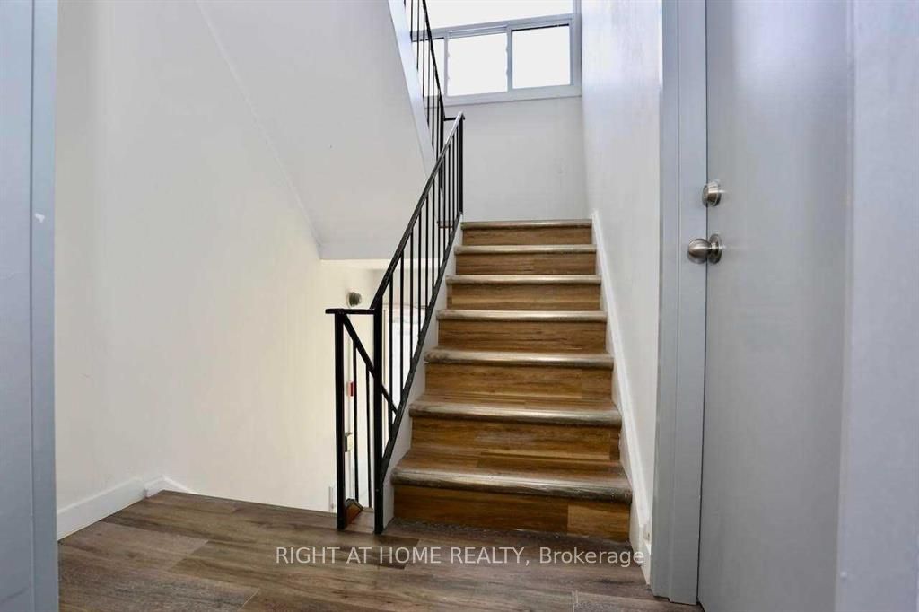 394 Thiel Street Property Photo 15